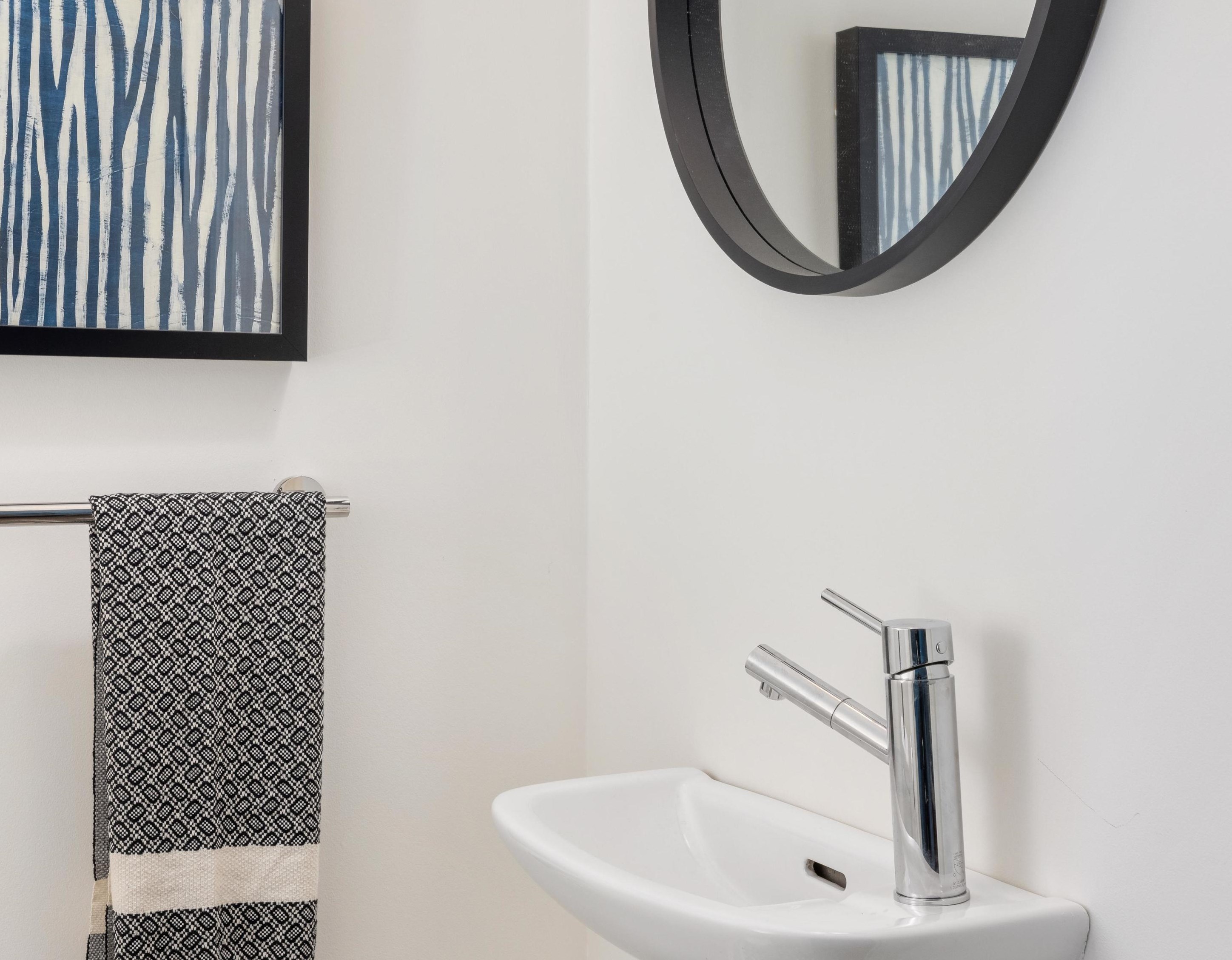 17 Poulnot Ln, Charleston SC  29401-6912 exterior