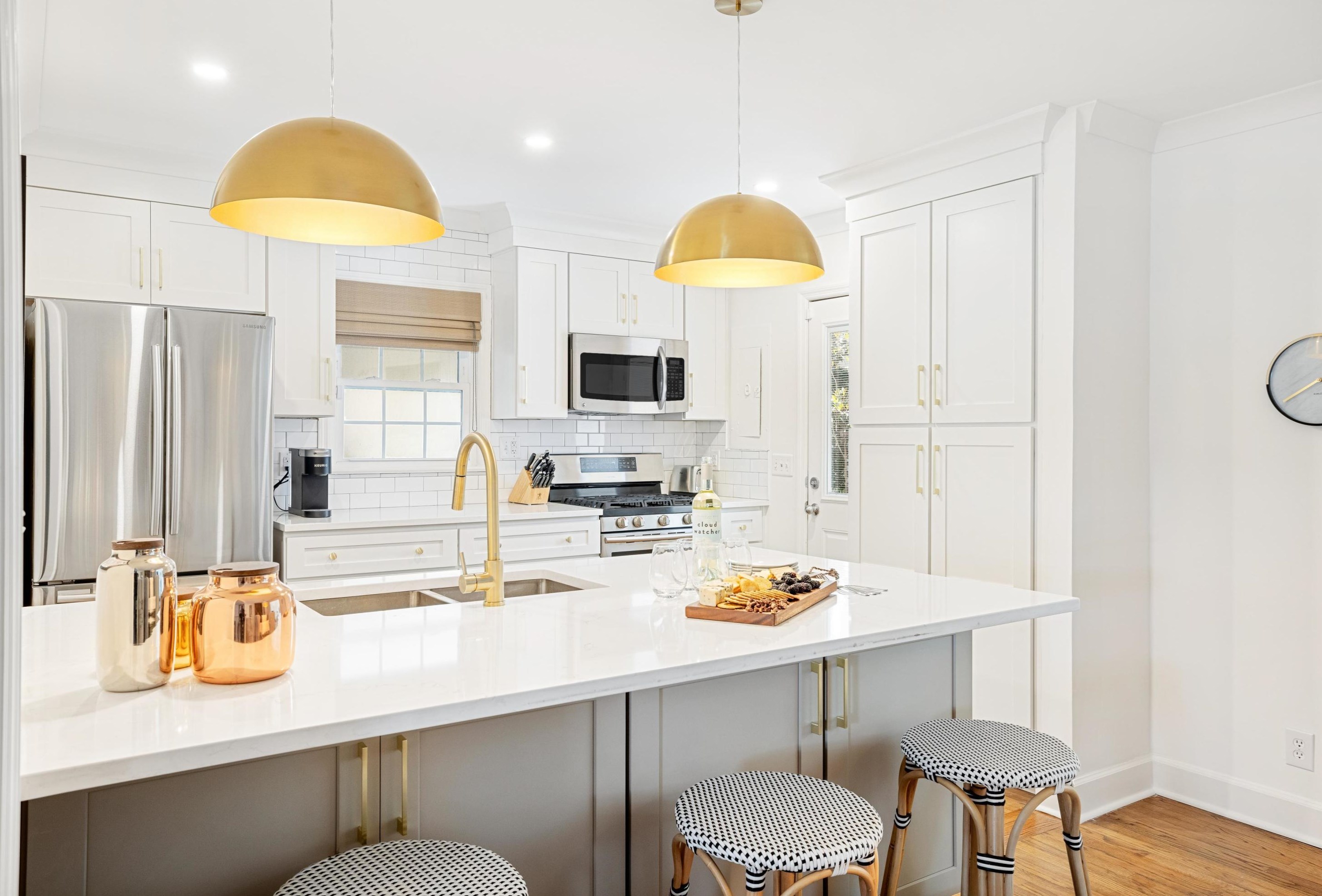 17 Poulnot Ln, Charleston SC  29401-6912 exterior