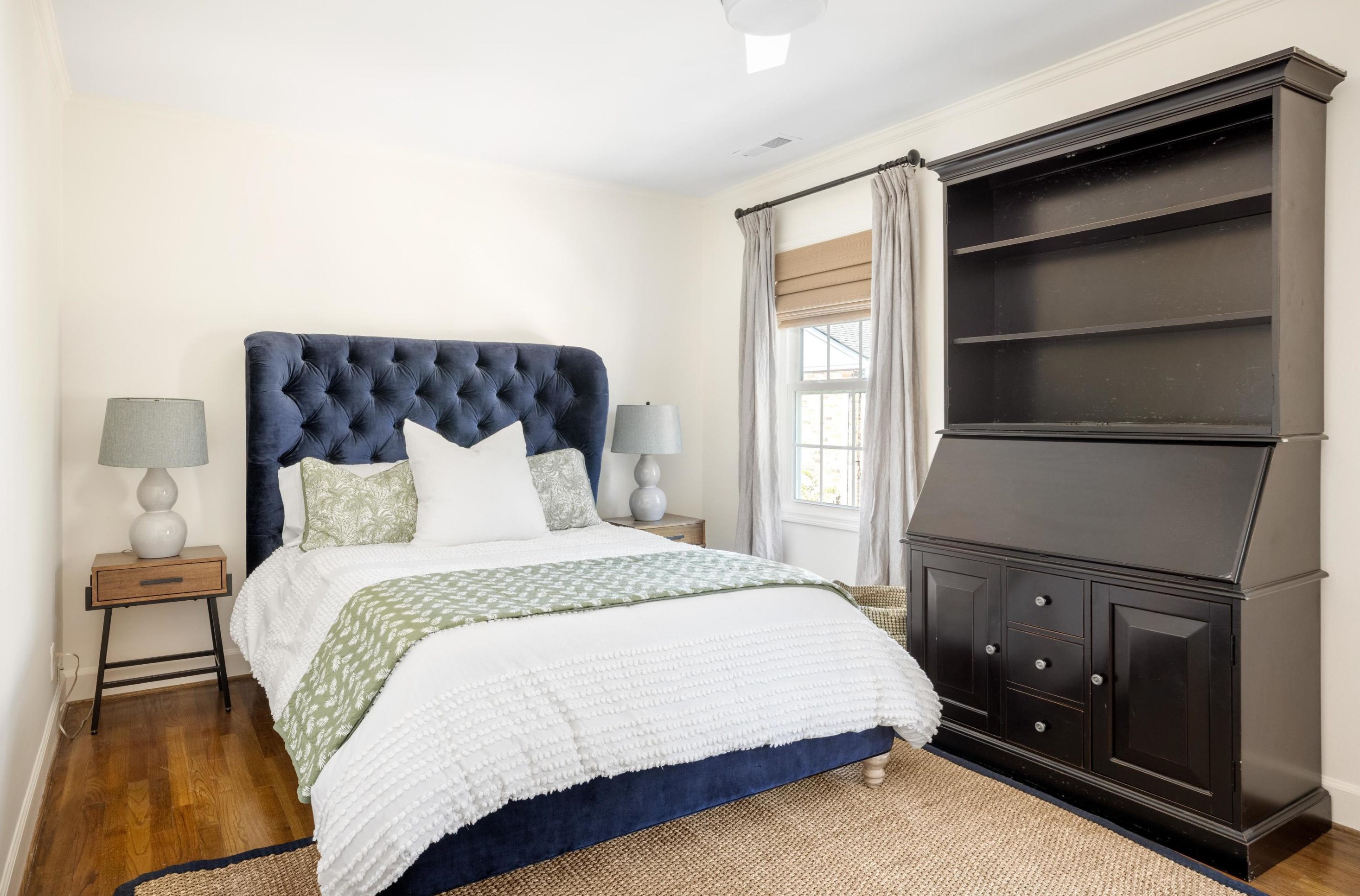 17 Poulnot Ln, Charleston SC  29401-6912 exterior