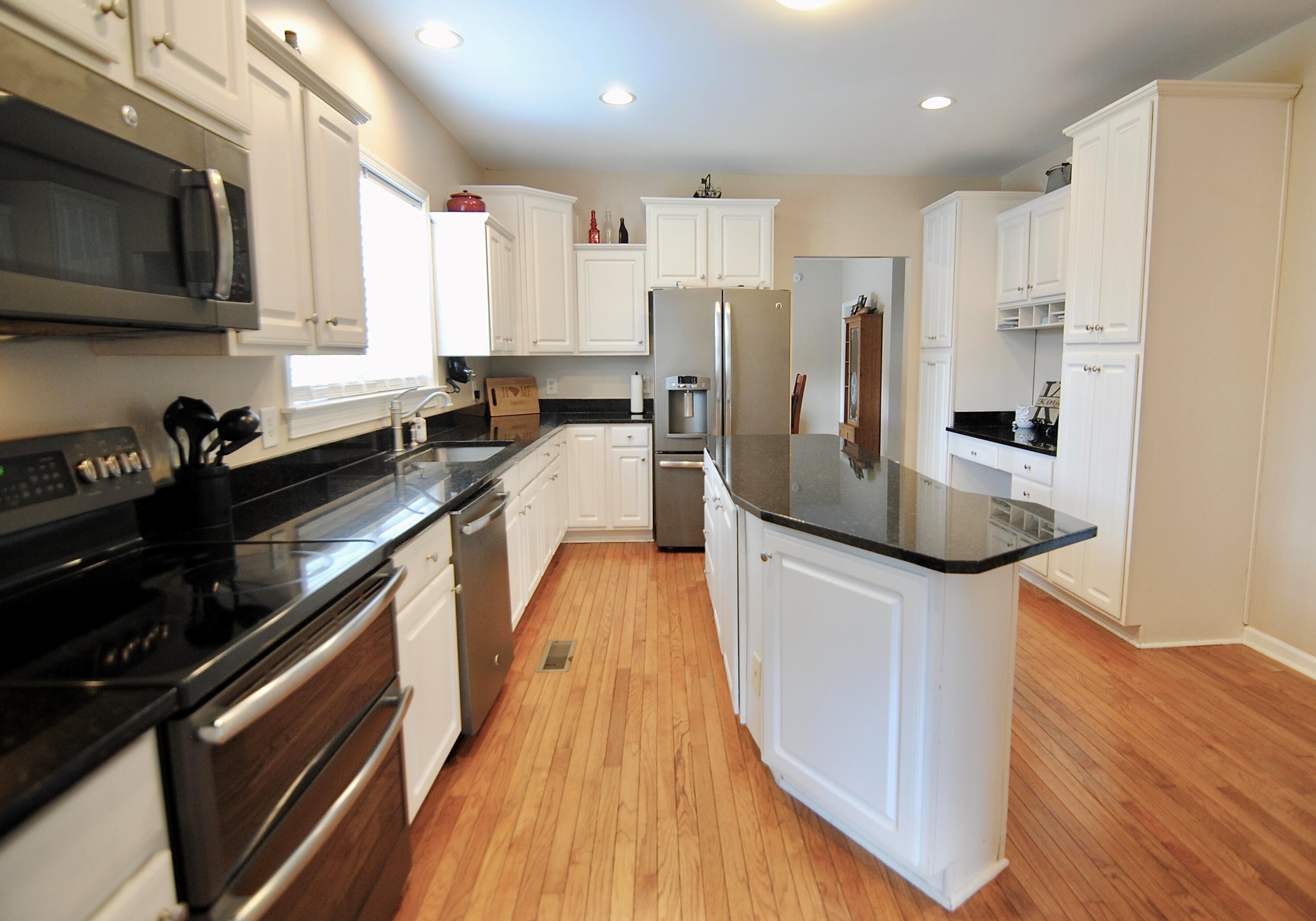 205 Shelby Shea Ln, Moncks Corner SC  29461-8837 exterior