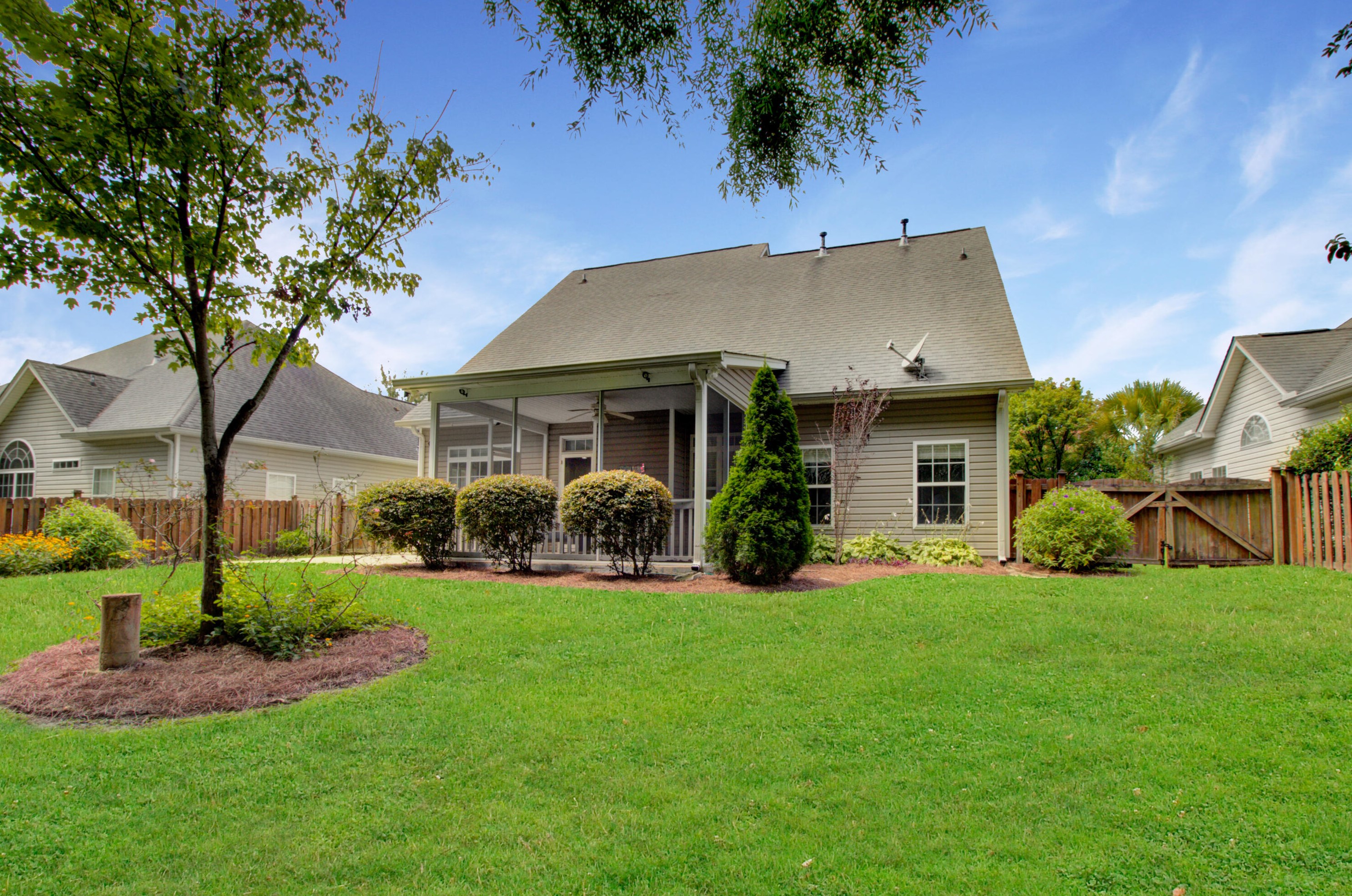 9237 Markleys Grove Blvd, Summerville SC  29485-8685 exterior
