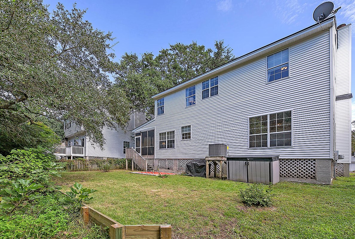 1719 Crystal Lk Dr, Charleston SC 29412-8279 exterior