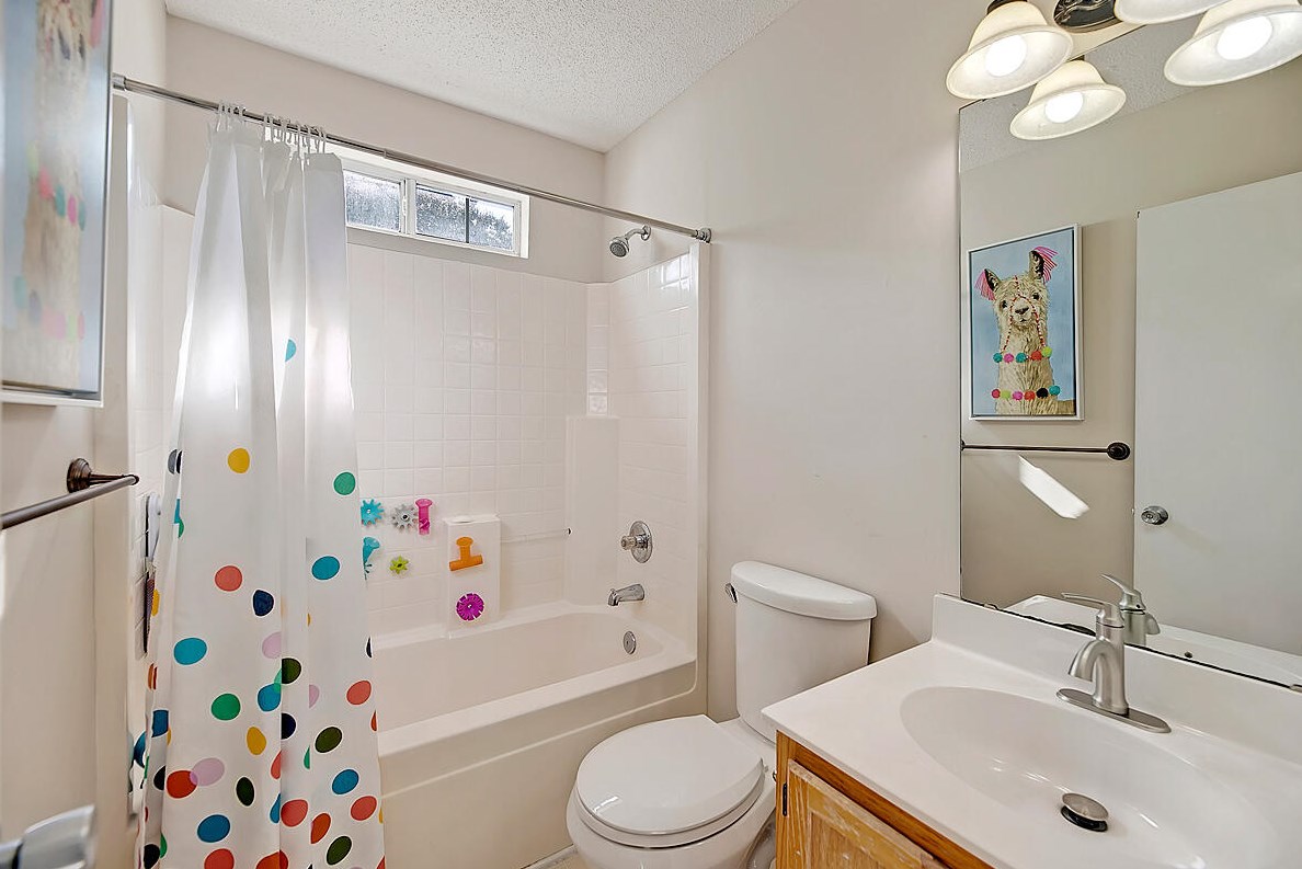 1719 Crystal Lk Dr, Charleston SC 29412-8279 exterior