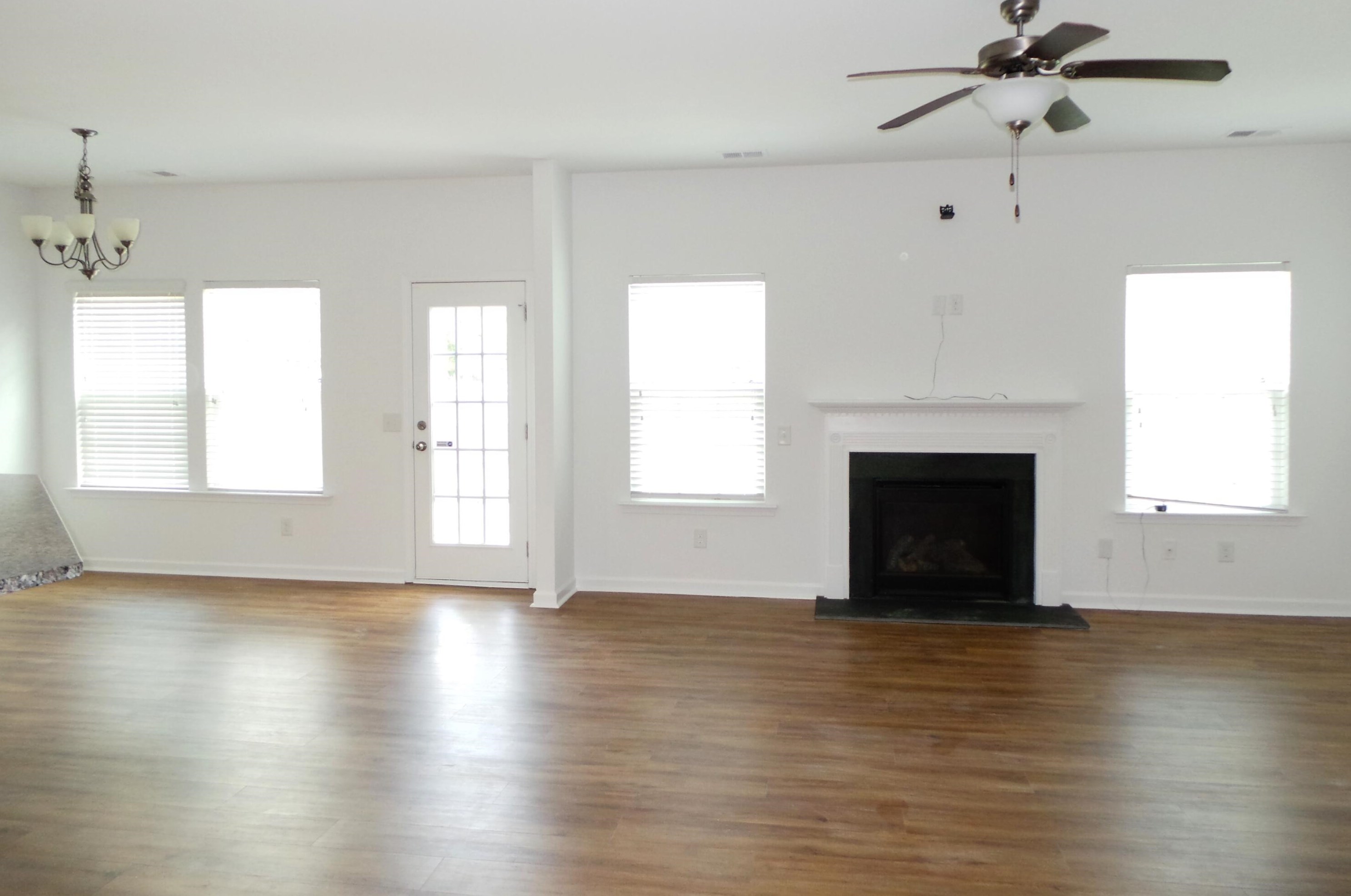 465 Whispering Breeze Ln, Summerville SC  29486 exterior