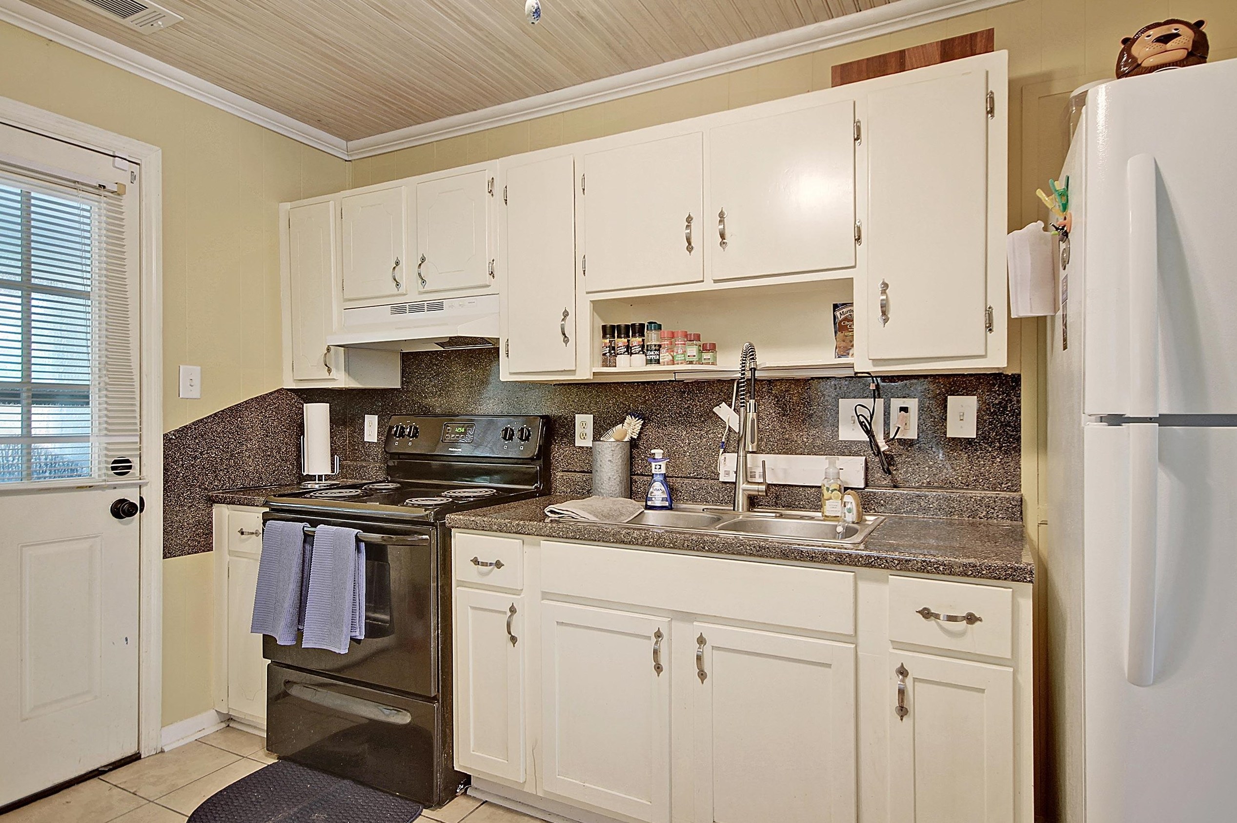 5819 Chaucer Dr, Charleston SC  29410-2723 exterior