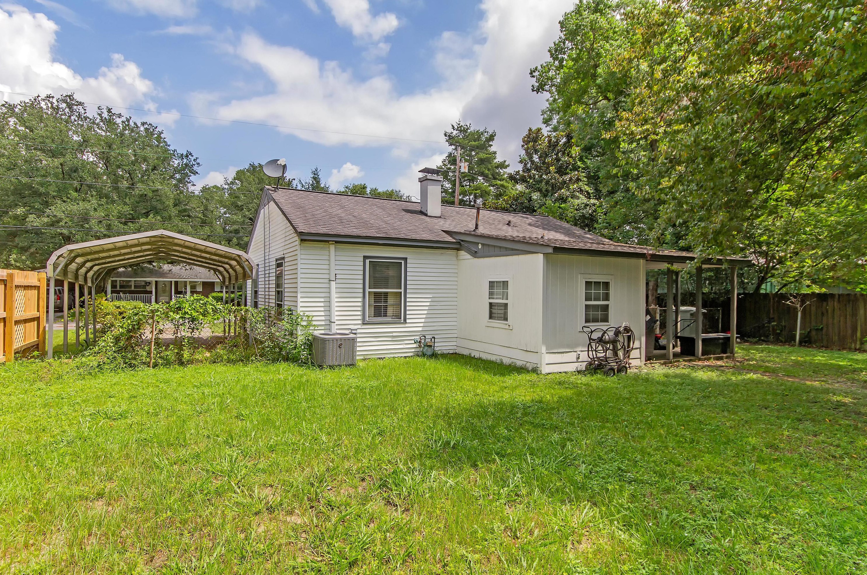 5819 Chaucer Dr, Charleston SC  29410-2723 exterior