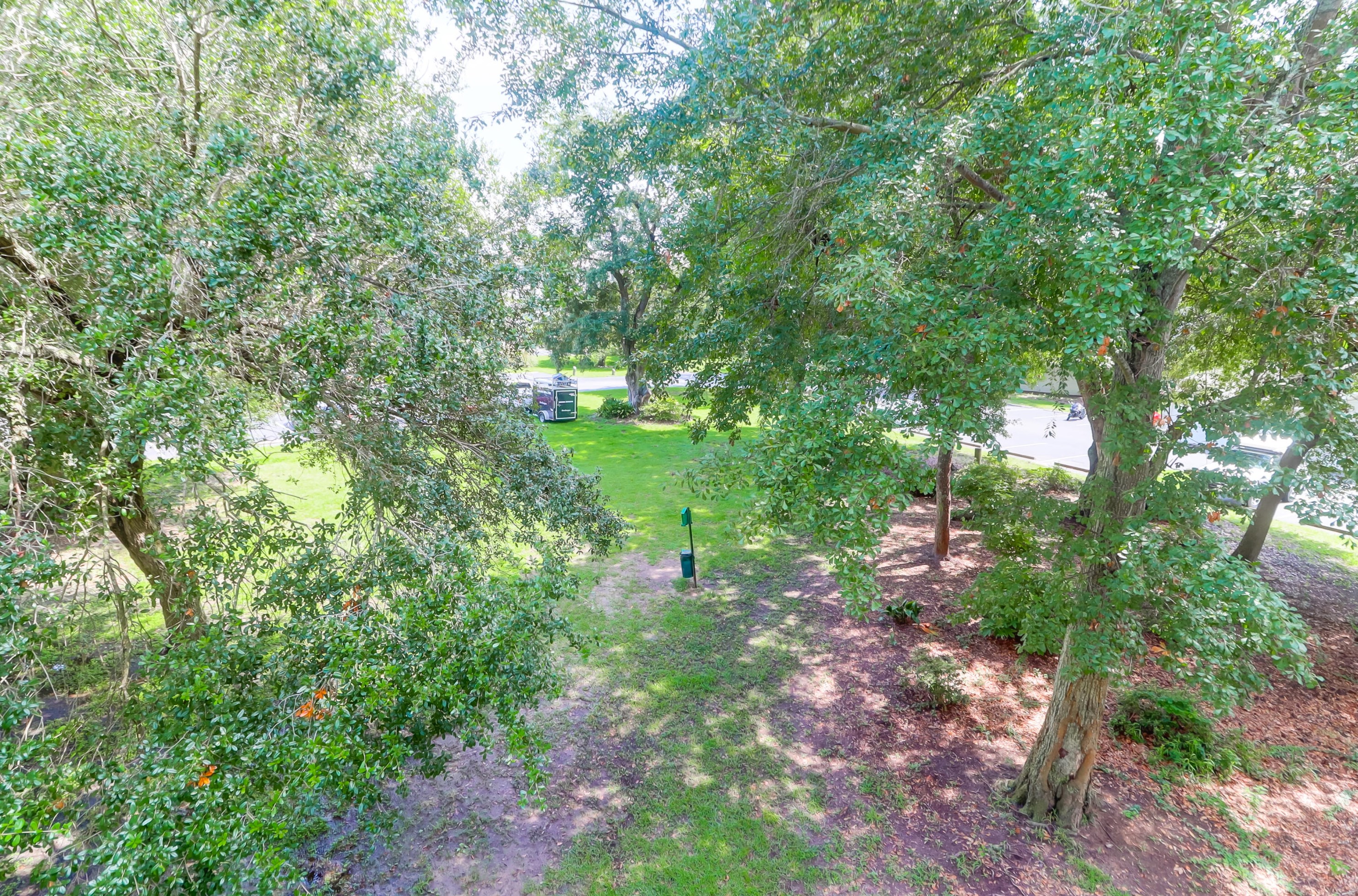 700 Daniel Ellis Dr, Charleston SC  12308-3034 exterior