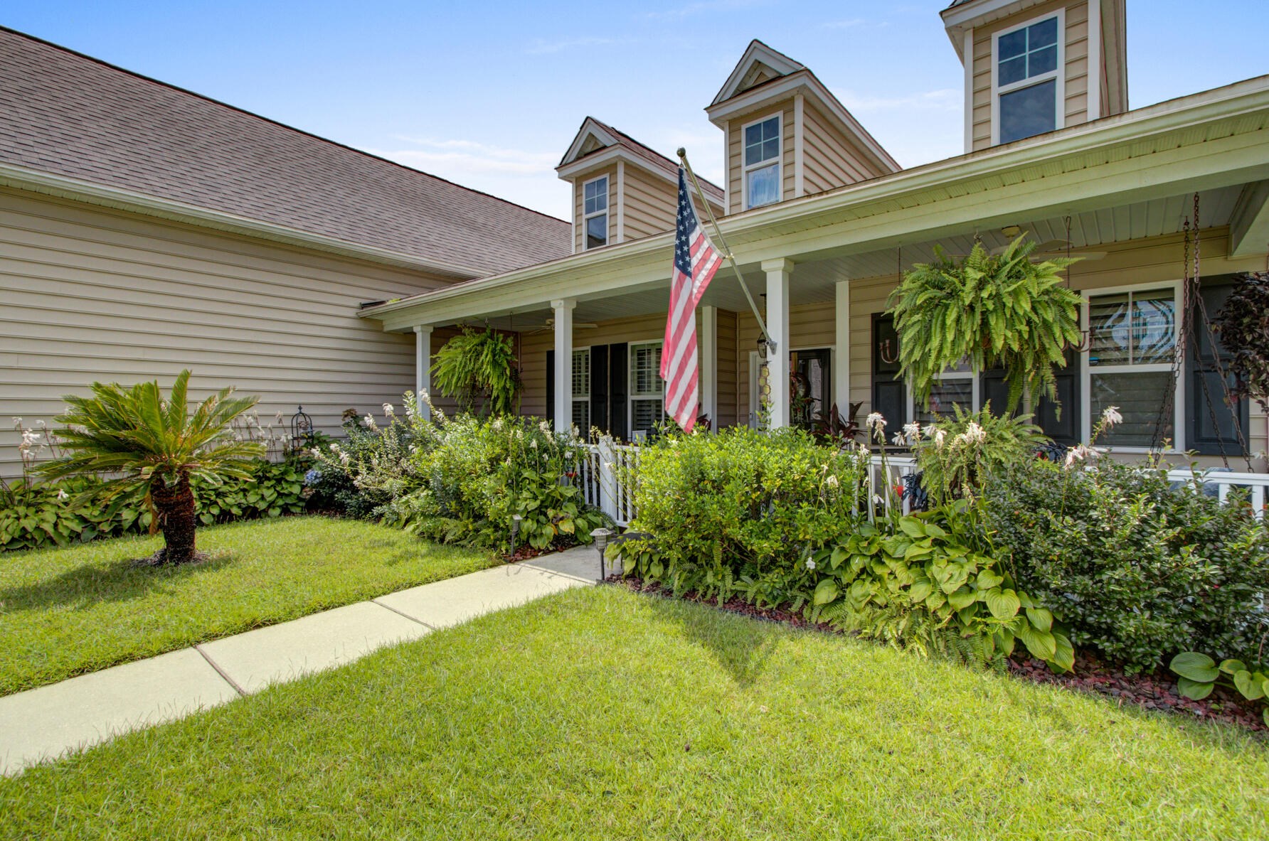 350 Decatur Dr, Summerville SC  29483-5346 exterior