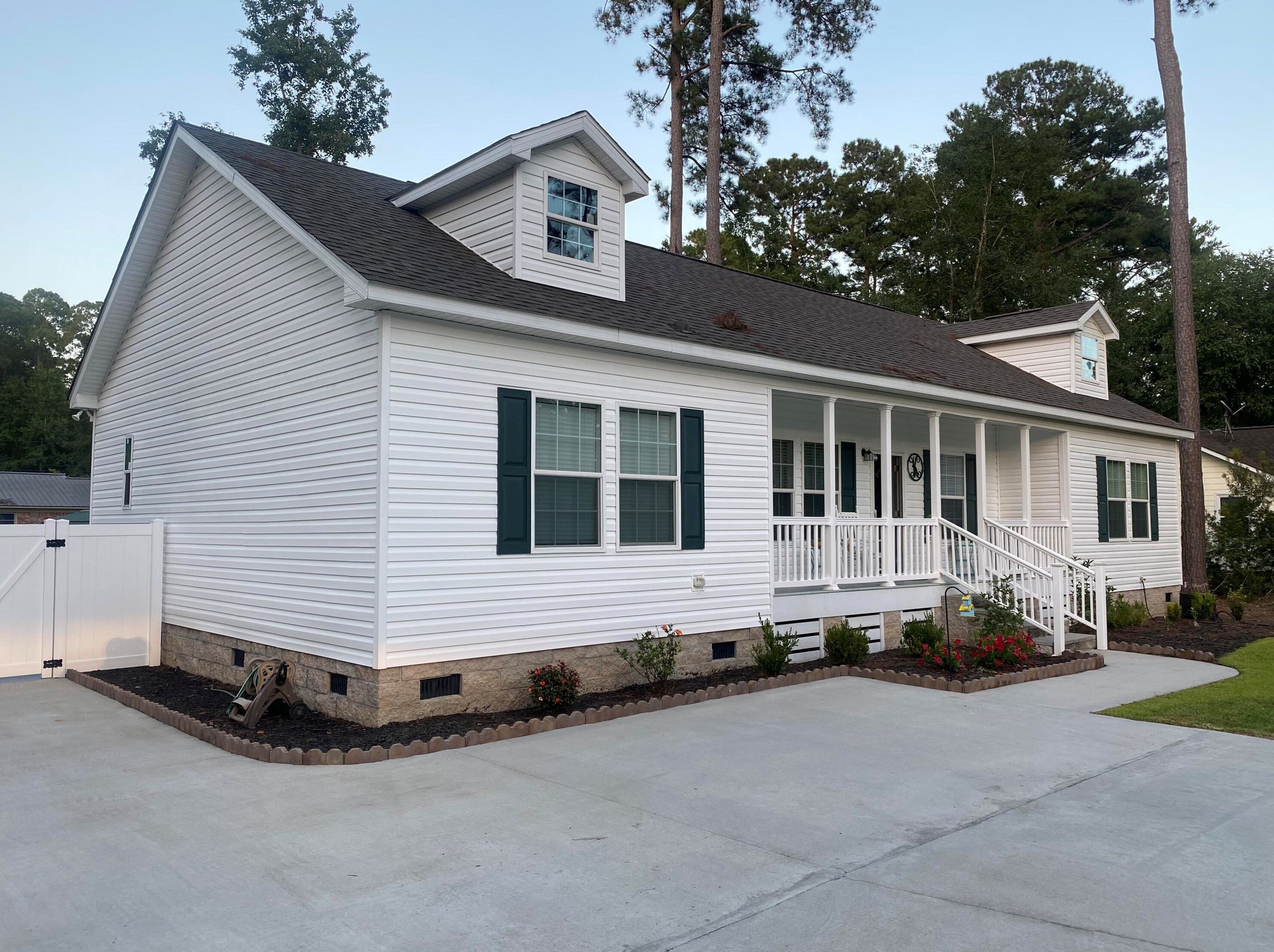 106 Fairview Ave, Walterboro SC  29488-3575 exterior