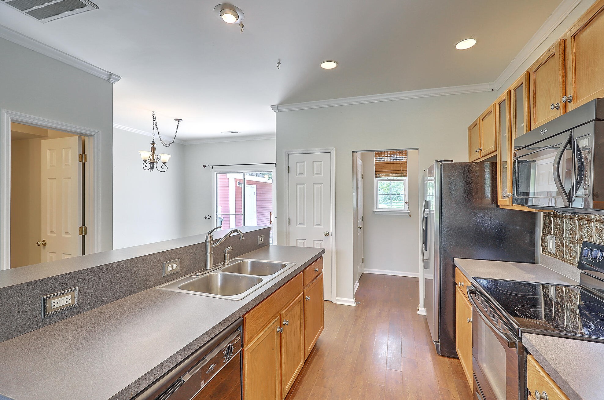 8983 Planters Row Ln, Summerville SC  29485-8968 exterior