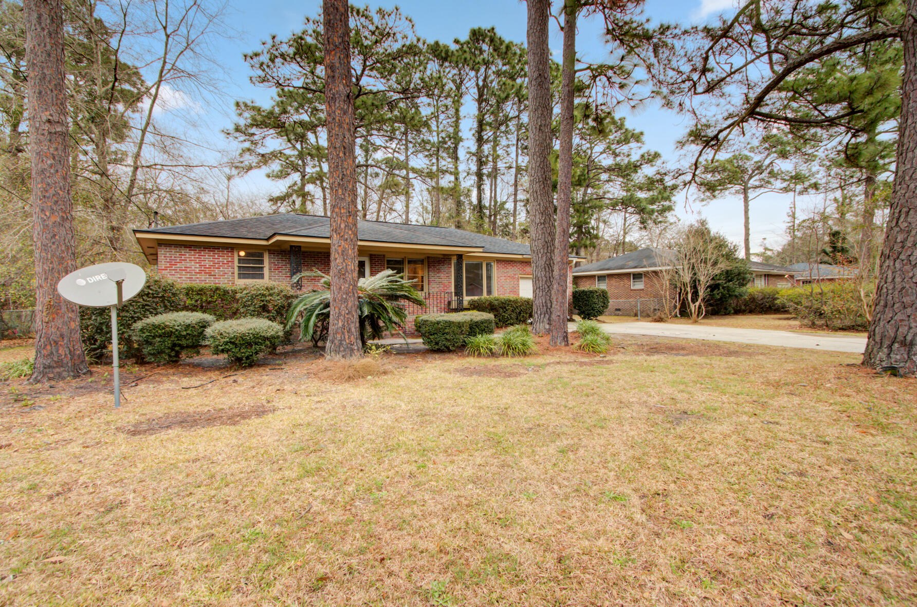 408 Cleveland St, Summerville SC  29483-6208 exterior