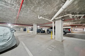 150 Bee St, Charleston SC  29401-5701 exterior