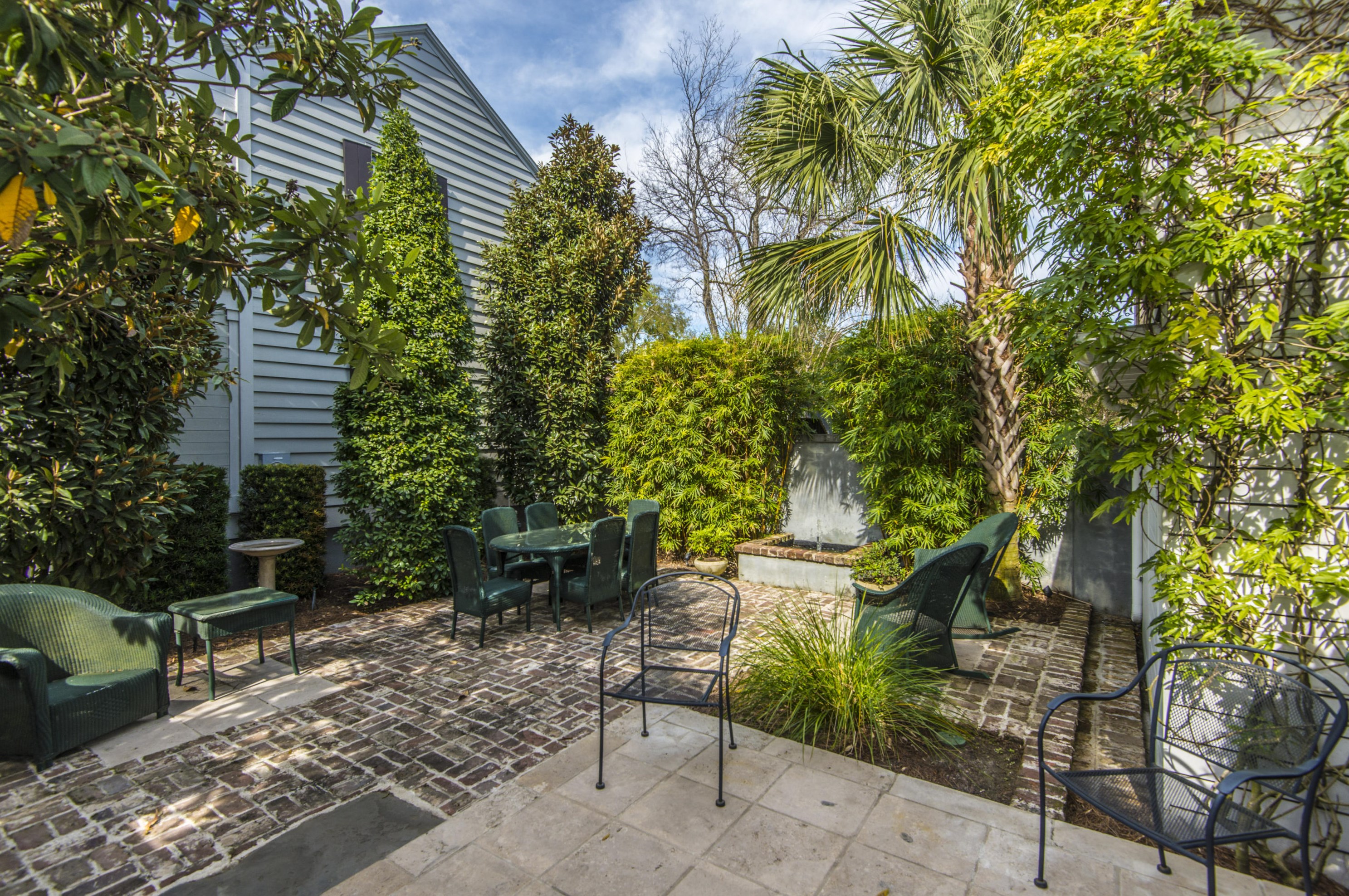 28 Charlotte St, Charleston SC 29403-6613 exterior