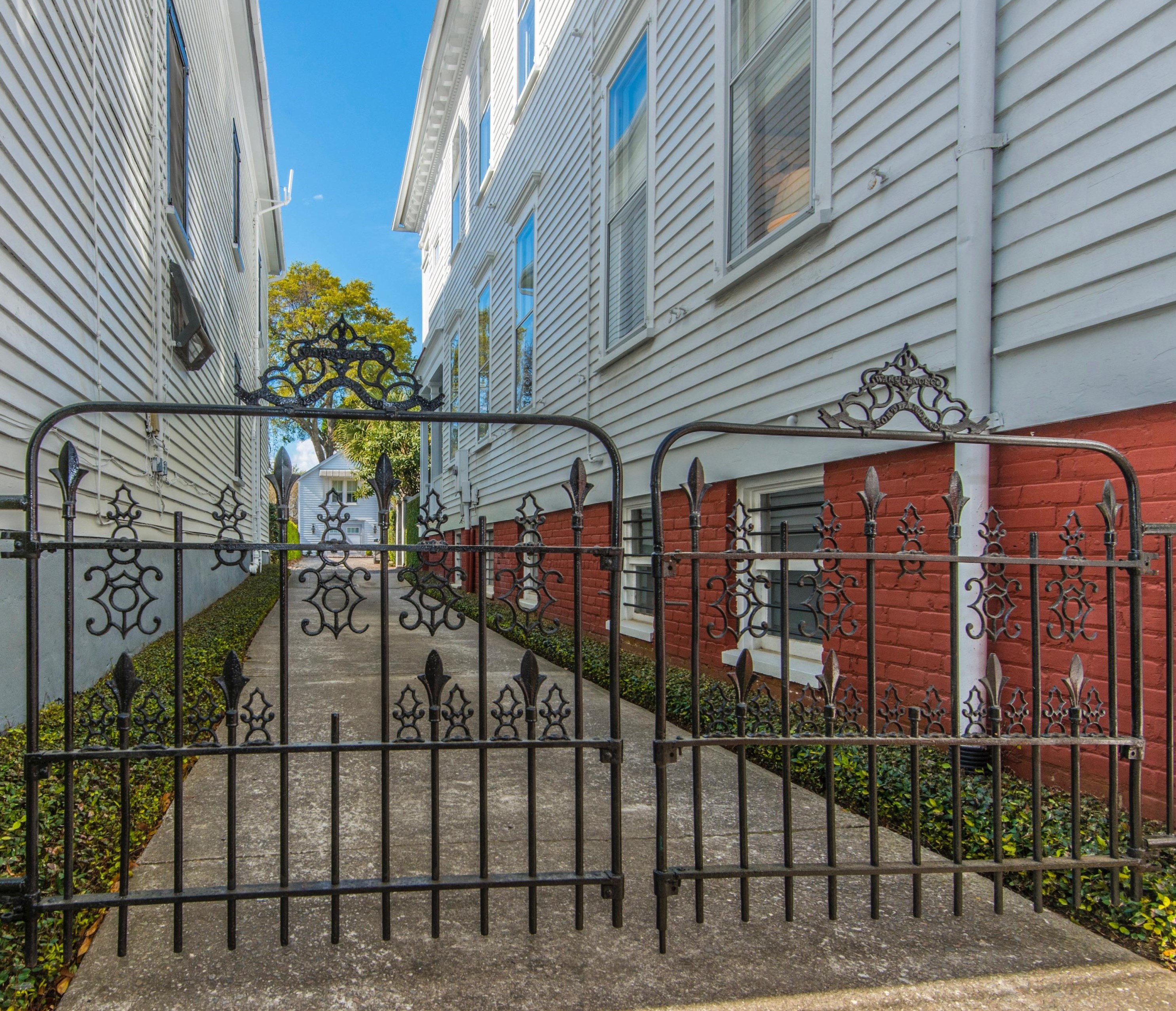 28 Charlotte St, Charleston SC 29403-6613 exterior