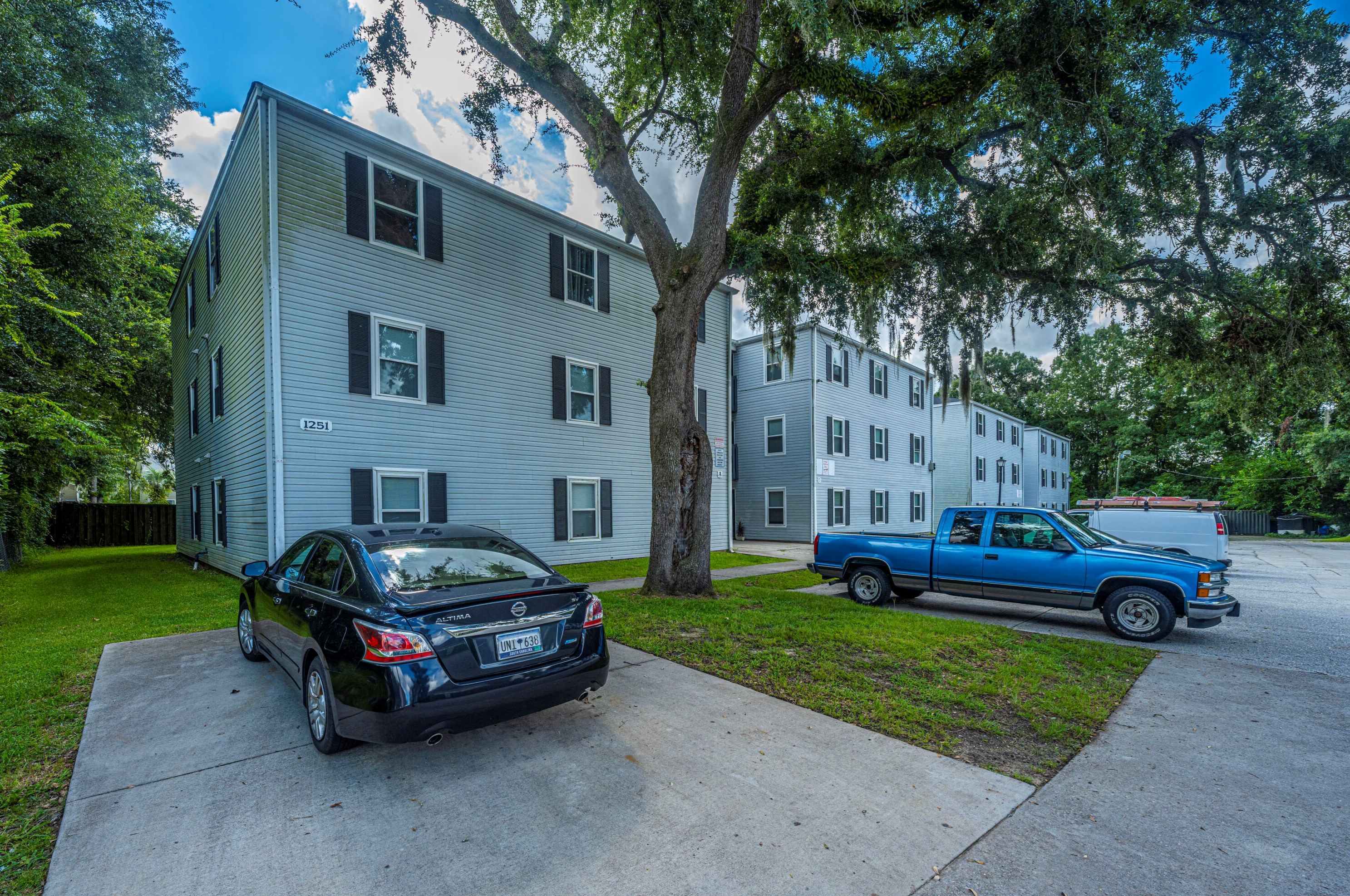 1251 Sumner Ave, Charleston SC 29406-3840 exterior