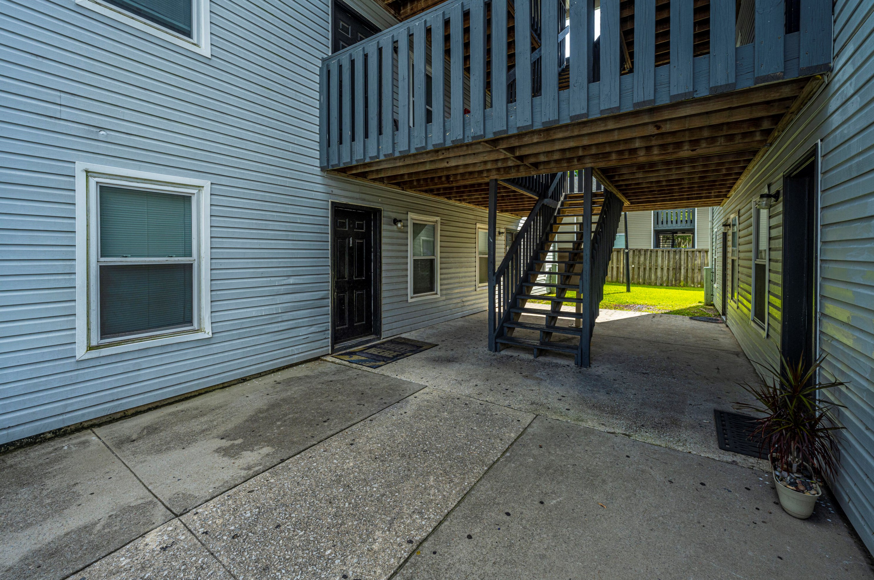 1251 Sumner Ave, Charleston SC 29406-3840 exterior