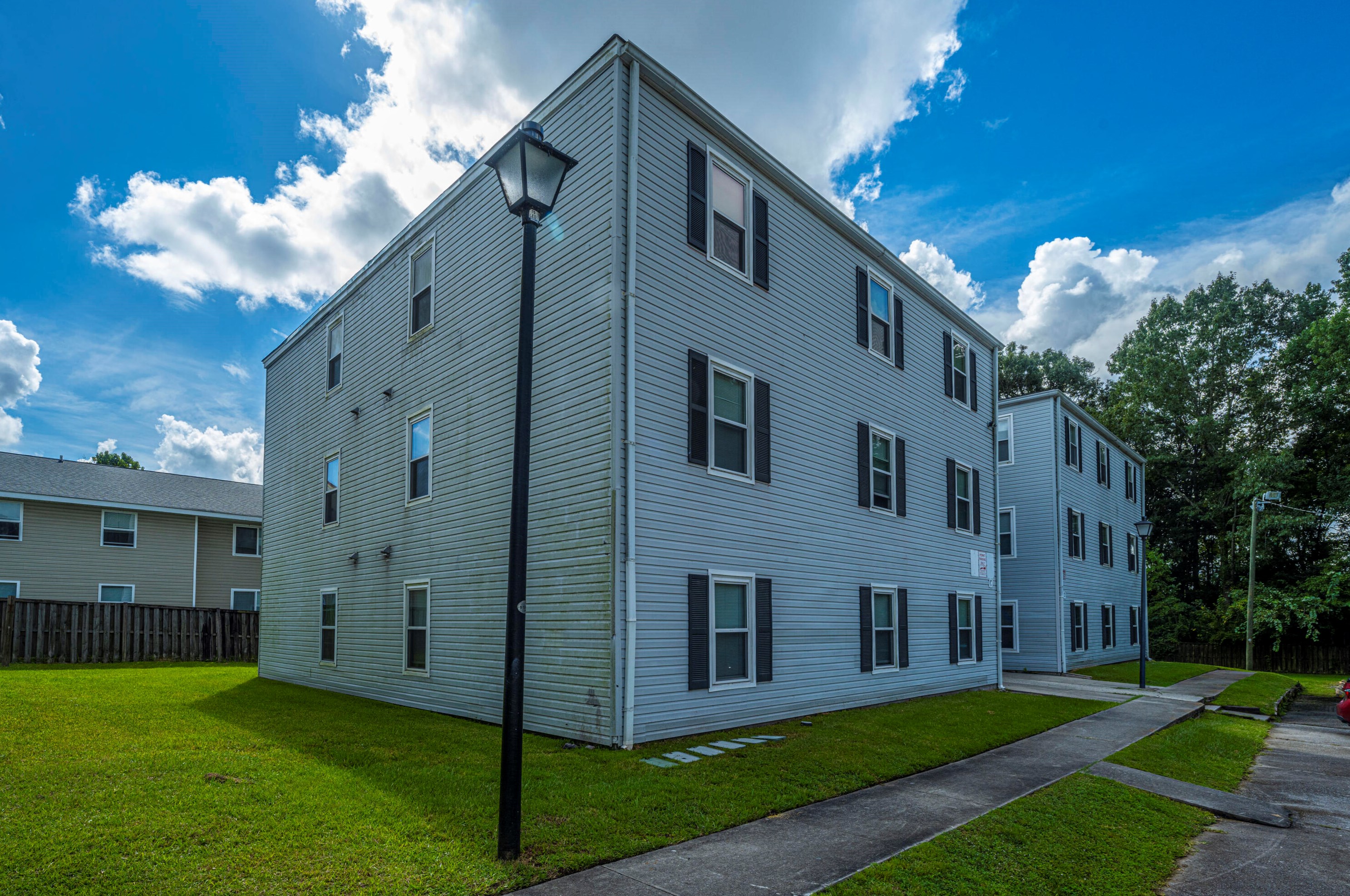 1251 Sumner Ave, Charleston SC 29406-3840 exterior