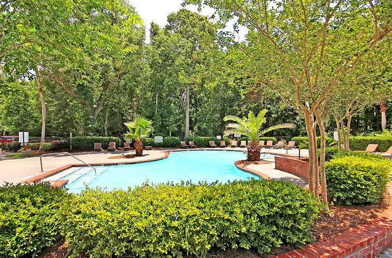 700 Daniel Ellis Dr, Charleston SC  12308-3034 exterior