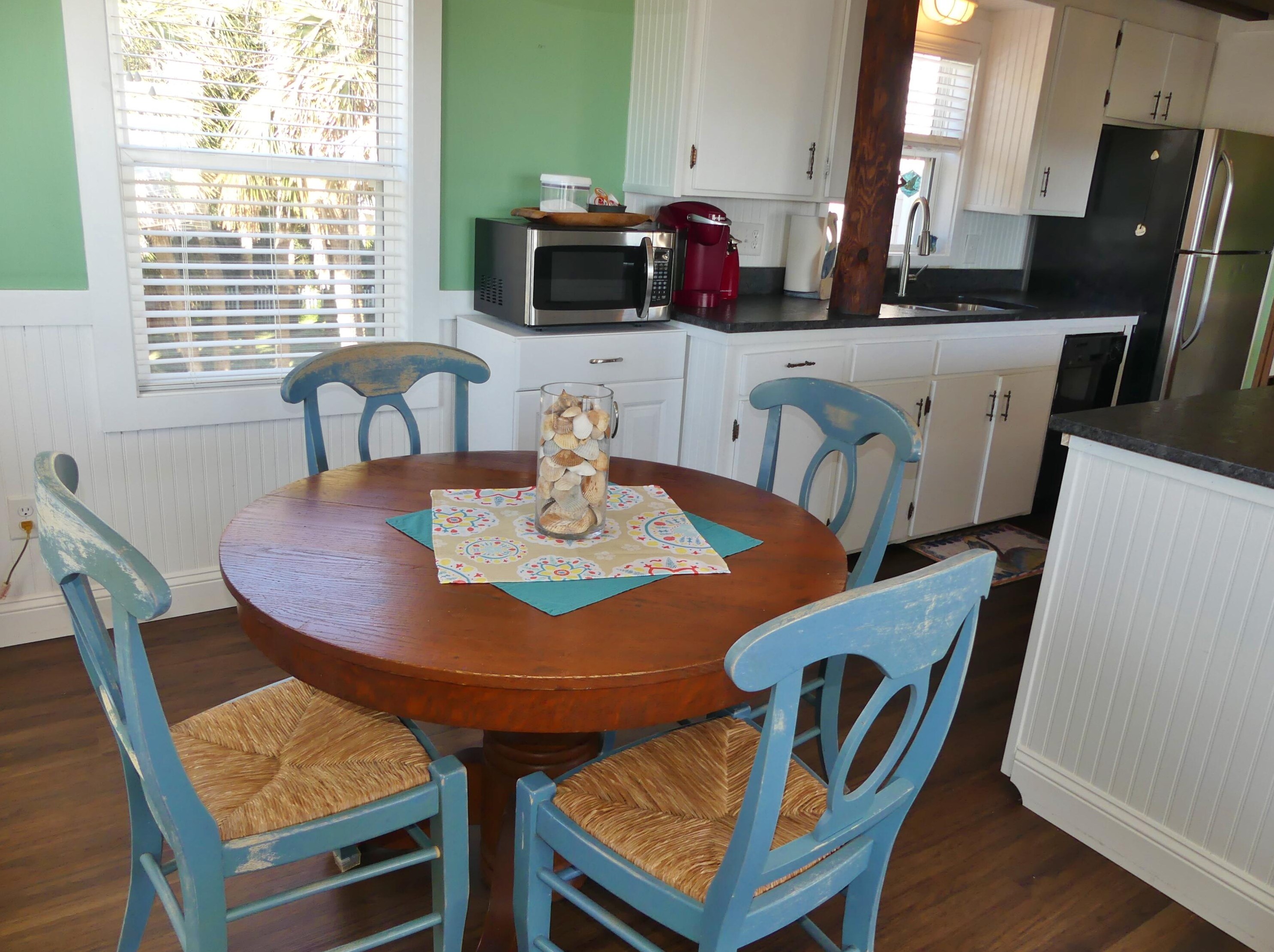 511 Palmetto Blvd, Edisto SC  29438-3128 exterior