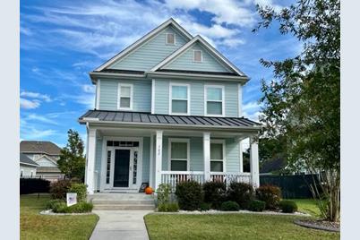 702 Quintan Street - Photo 1