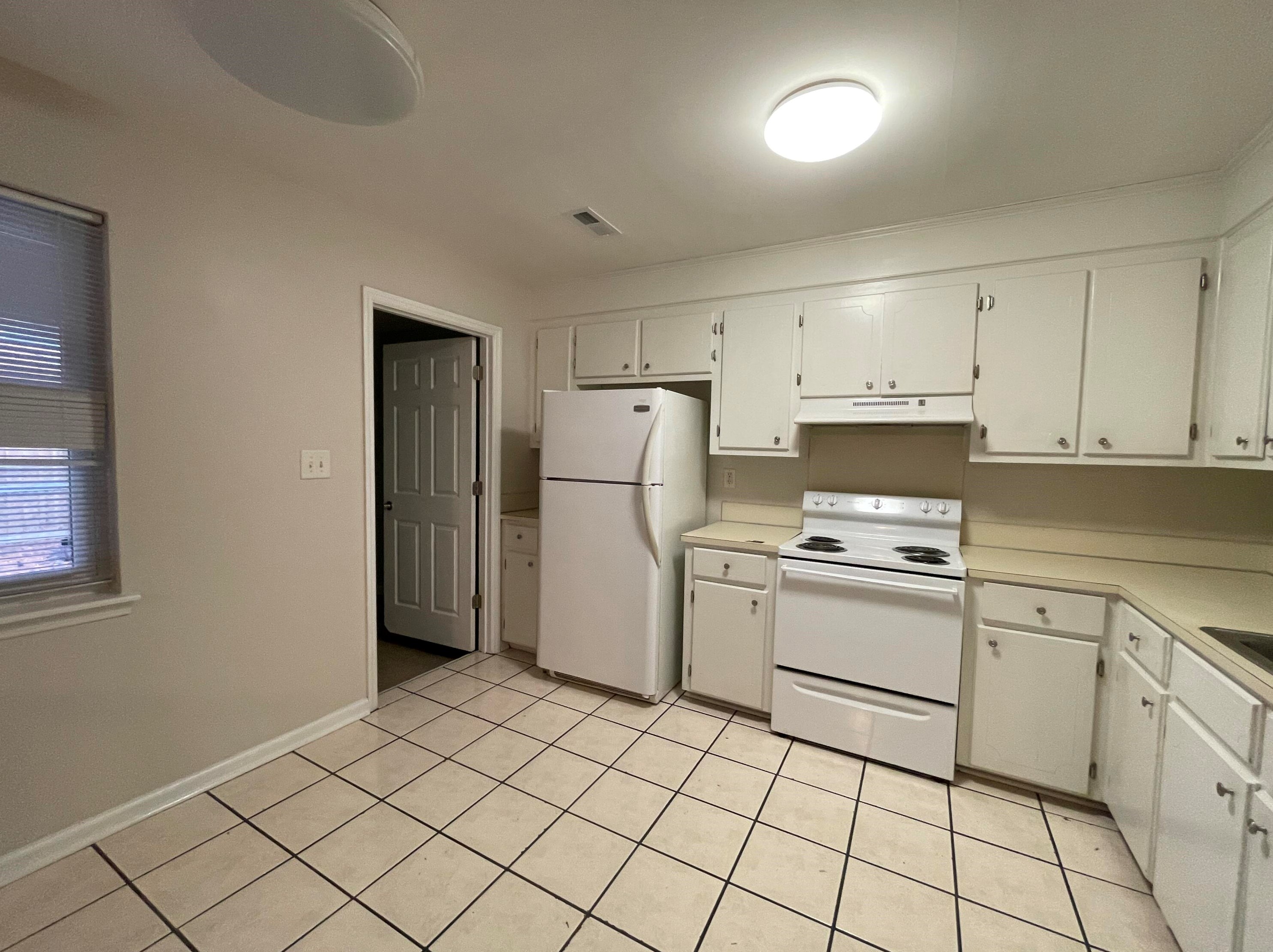 7726 Oldridge Rd, Charleston SC  29418-2103 exterior