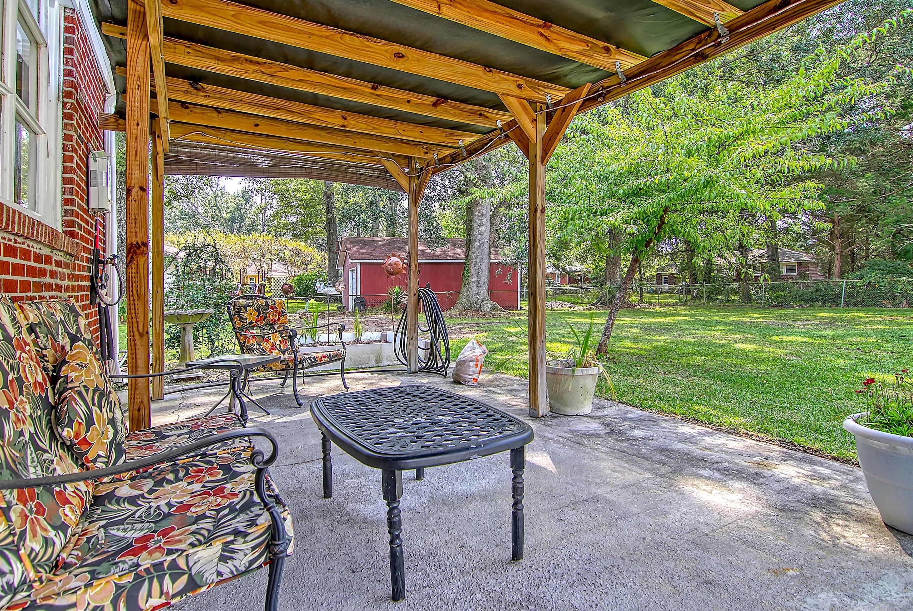 2555 Church Crk Dr, Charleston SC 29414-6407 exterior