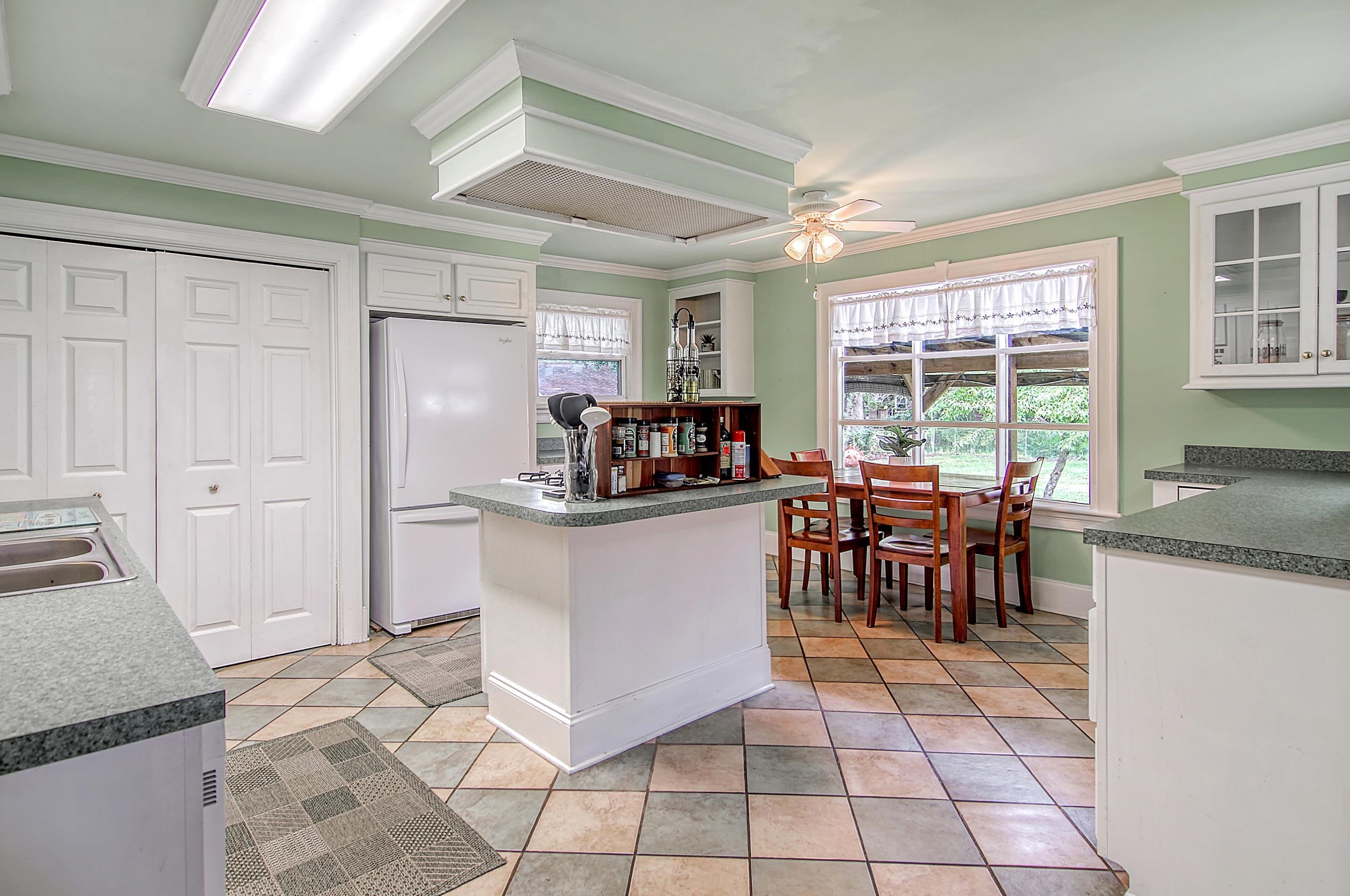 2555 Church Crk Dr, Charleston SC 29414-6407 exterior