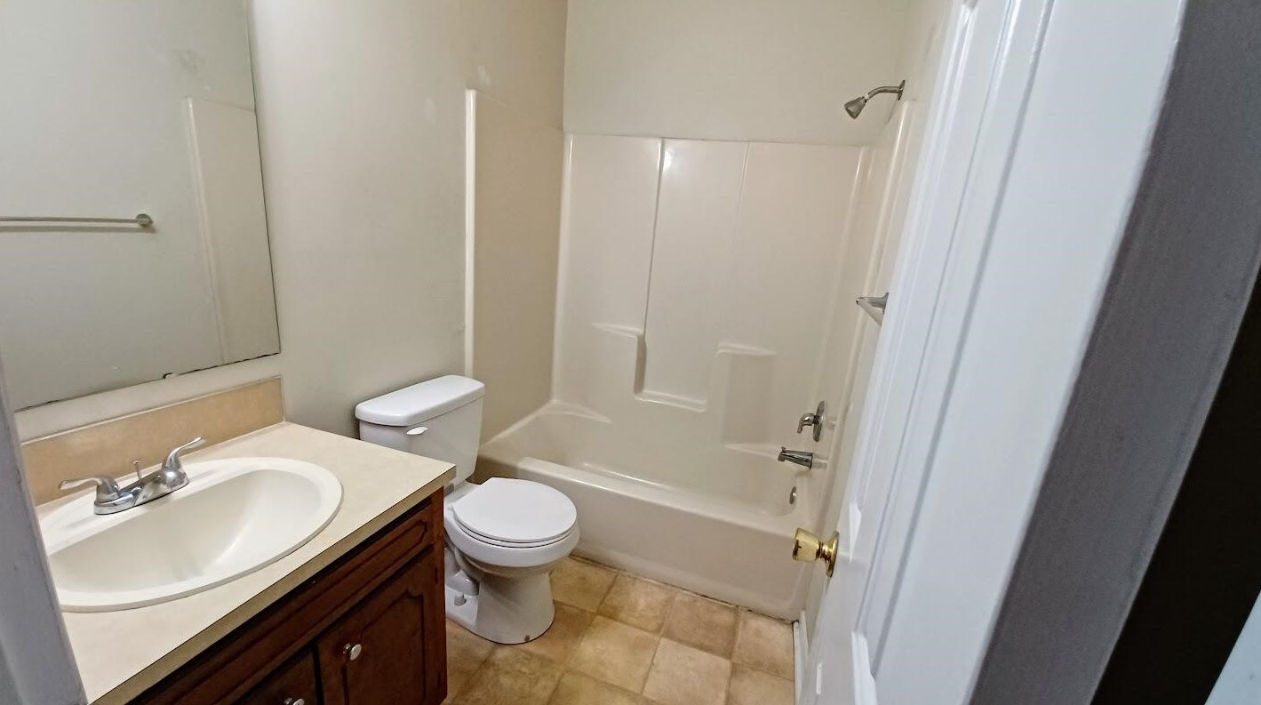 5048 Foxwood Dr, Charleston SC 29418-3282 exterior