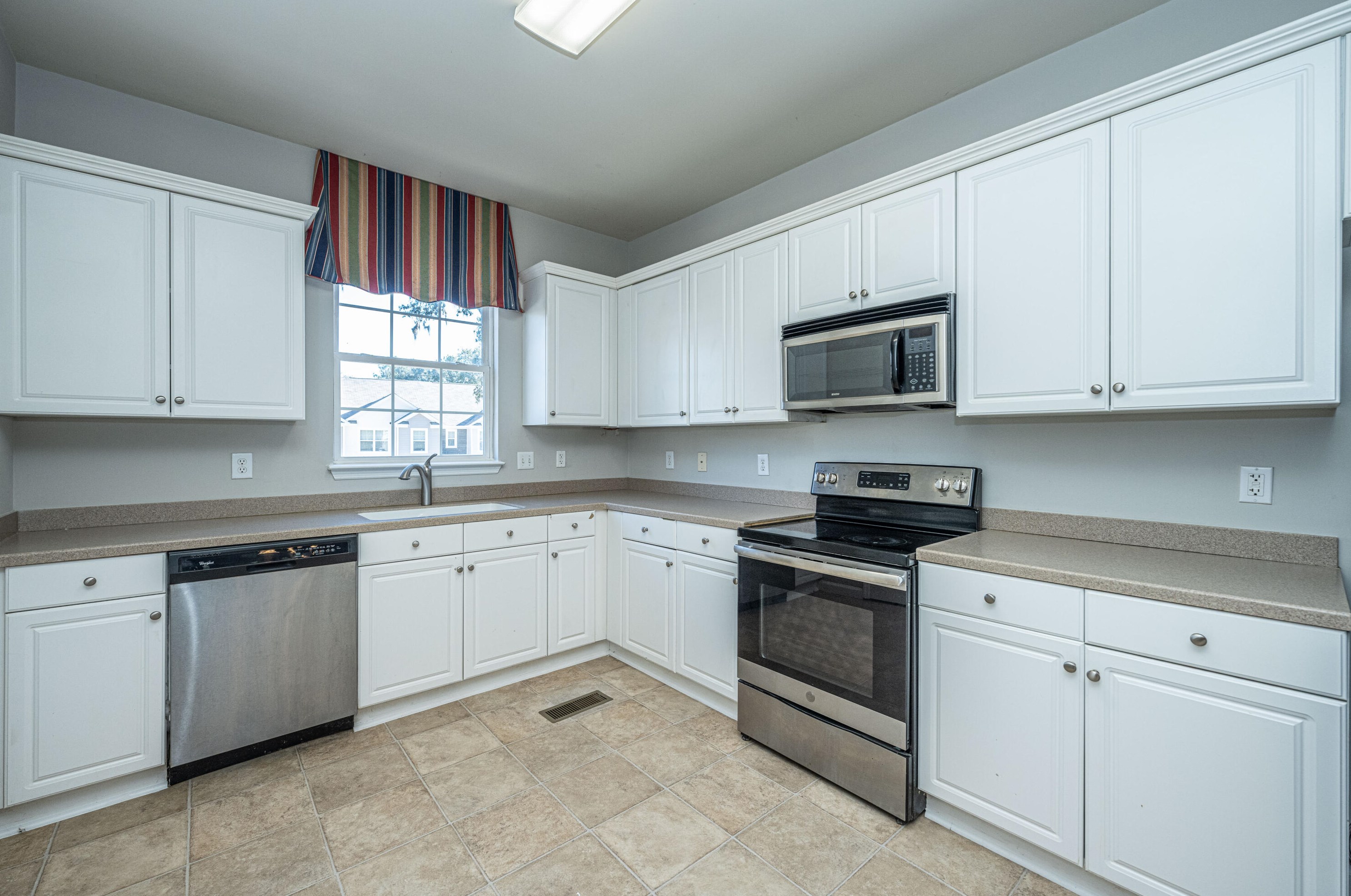 4664 Palm Vw Cir, Charleston SC 29418-5023 exterior