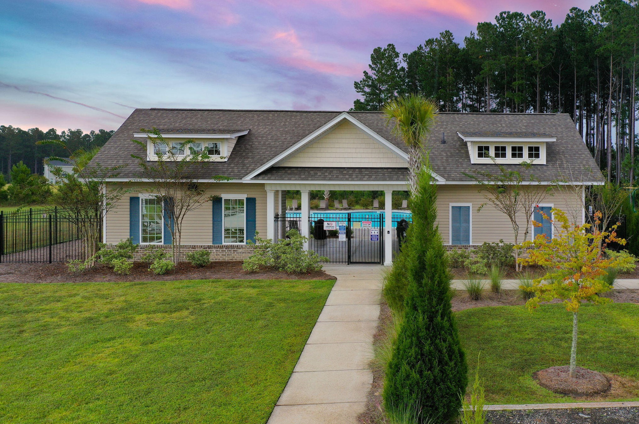 427 Sanctuary Park Dr, Summerville SC  29486 exterior