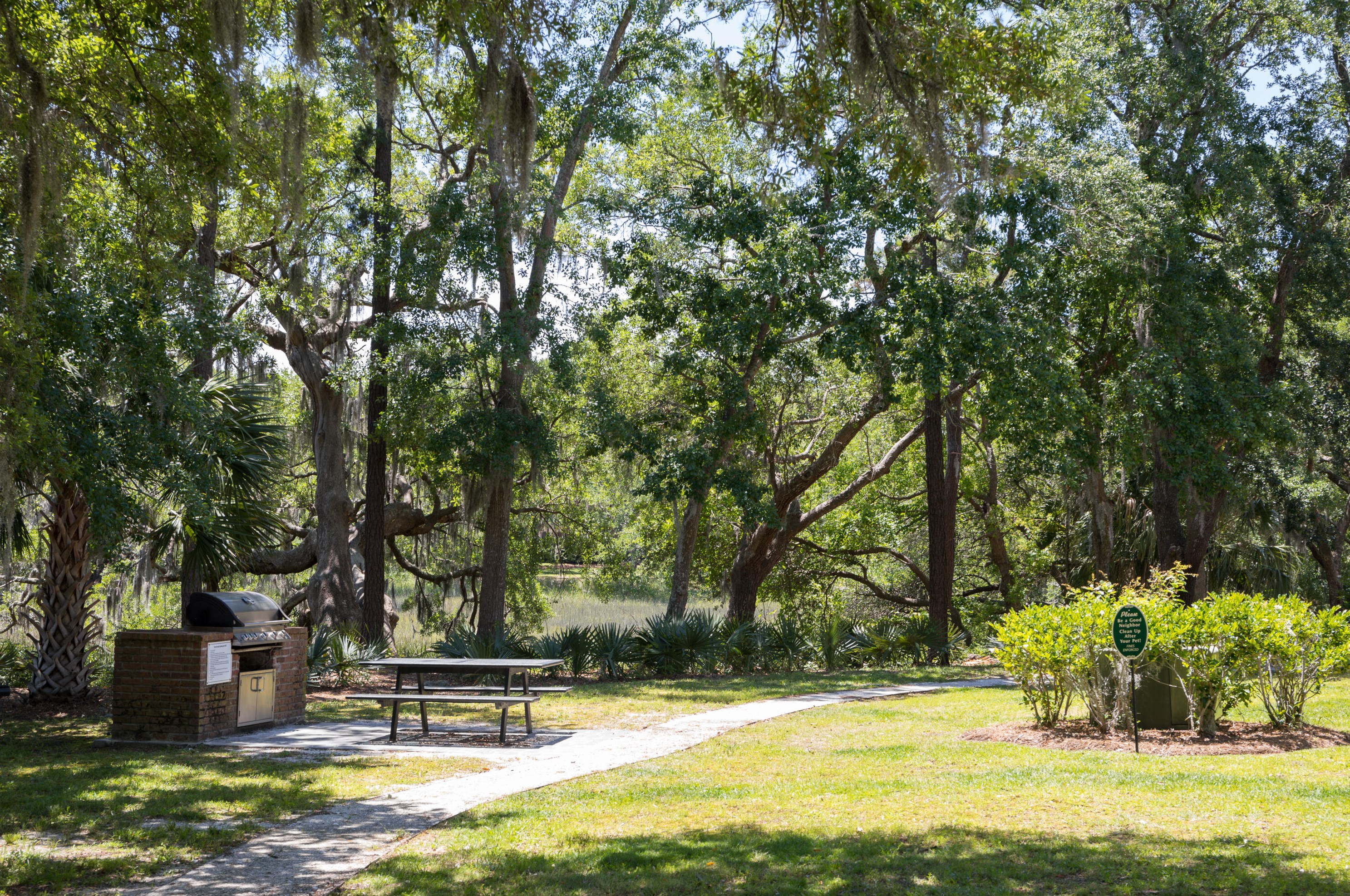 130 River Landing Dr, Charleston SC 29492-7400 exterior