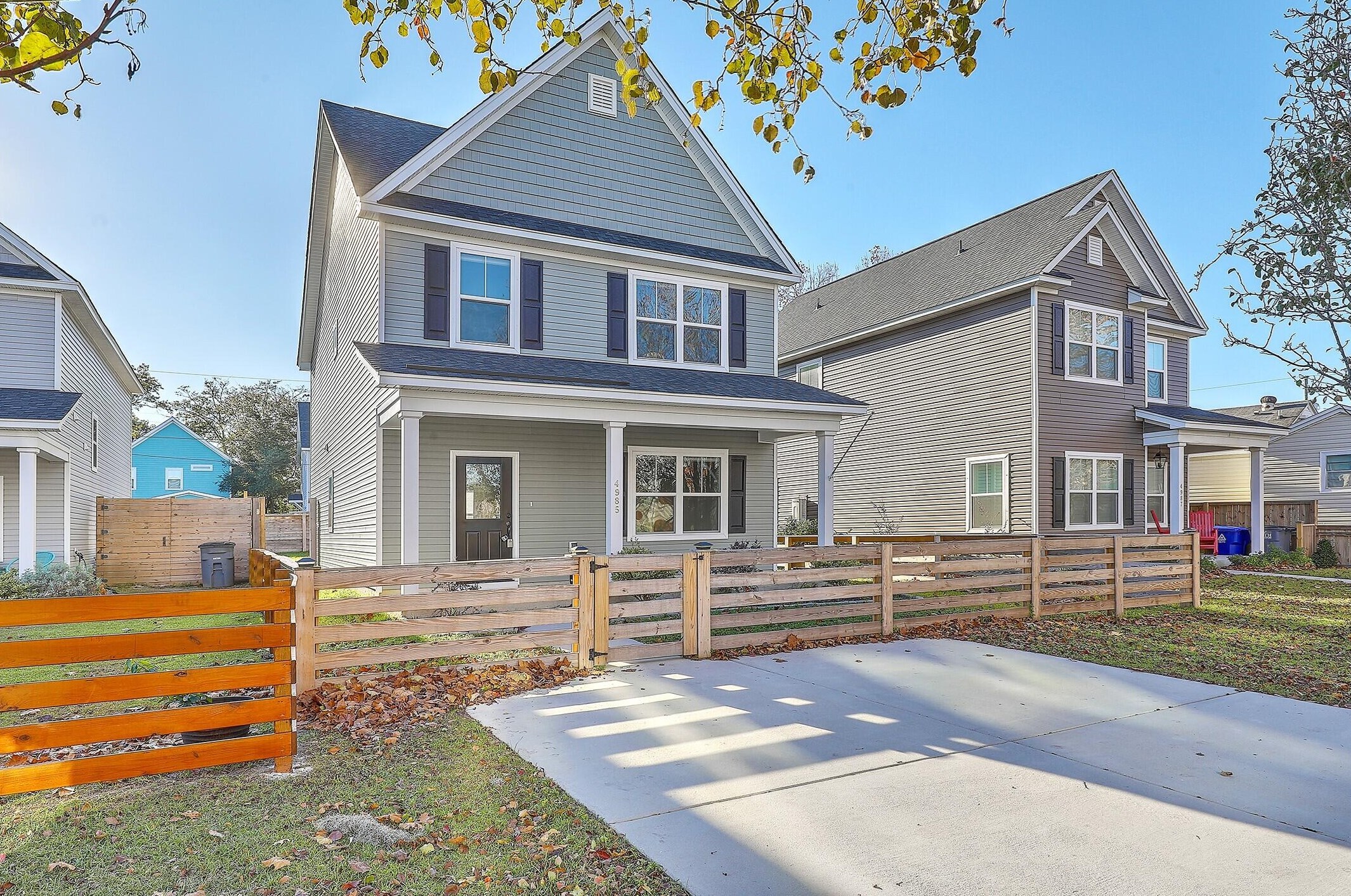 4985 Chateau Ave, Charleston SC  29405-4807 exterior