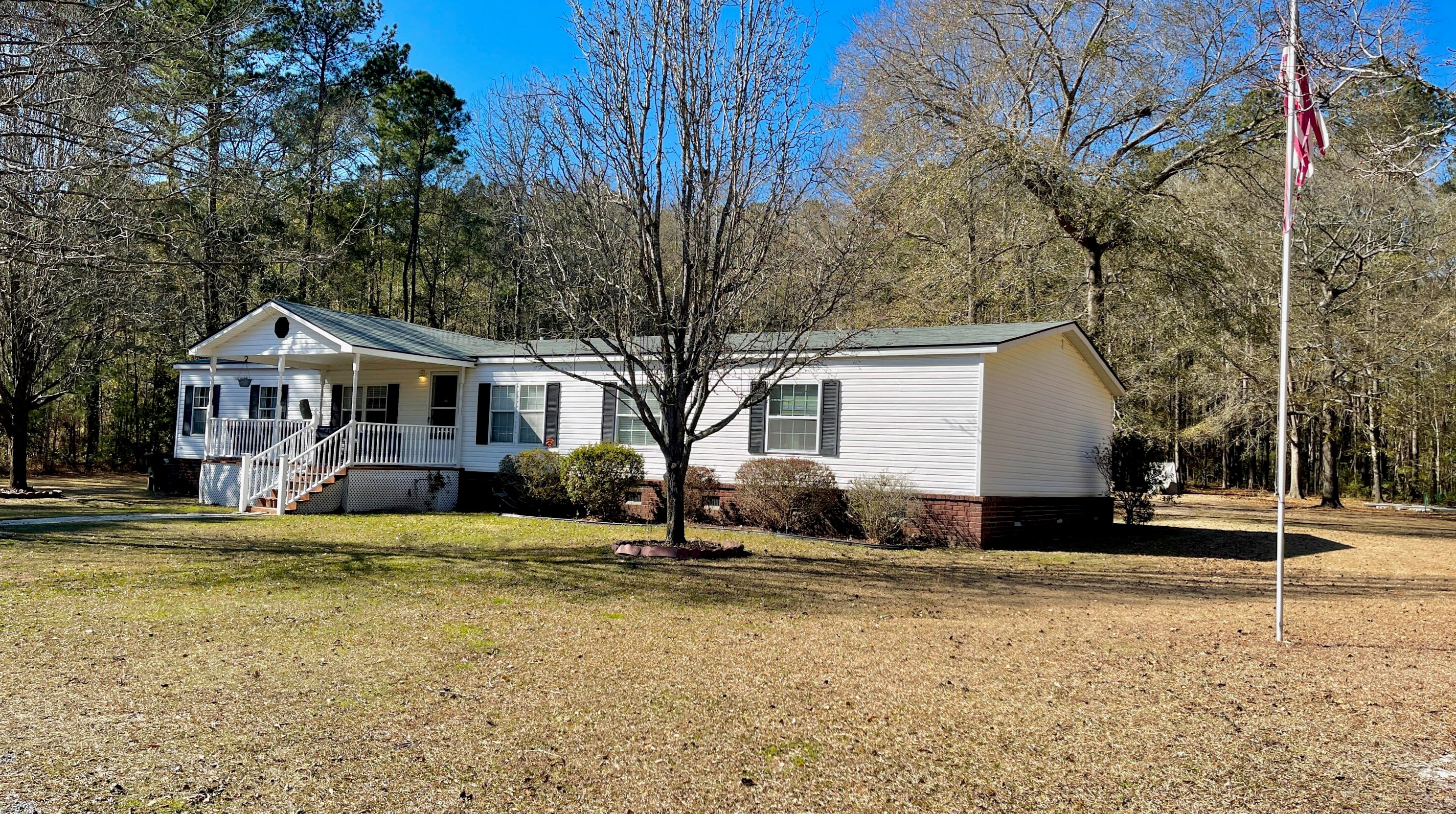 652 Lannie Ln, Moncks Corner SC  29461-4144 exterior