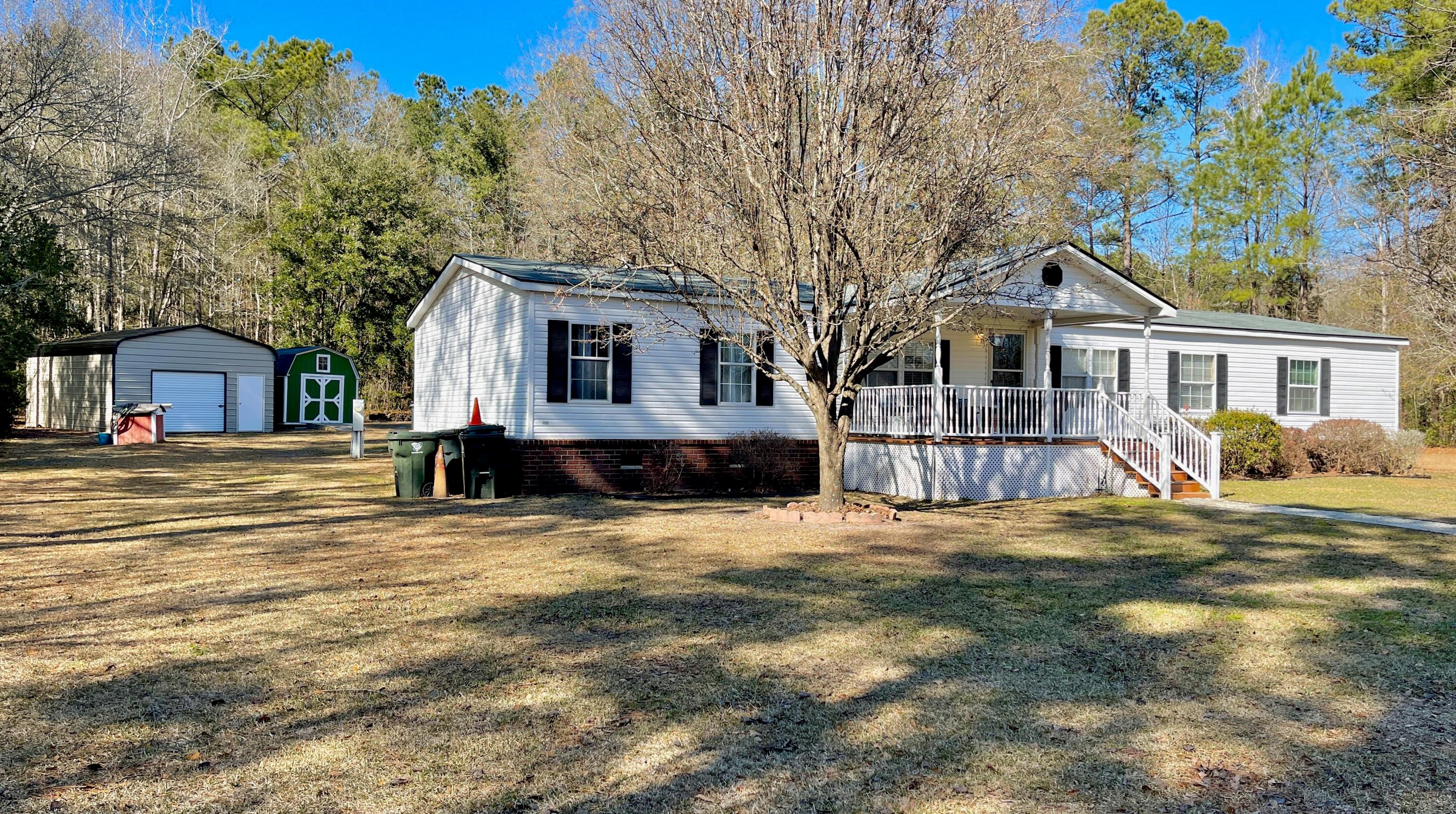 652 Lannie Ln, Moncks Corner SC  29461-4144 exterior