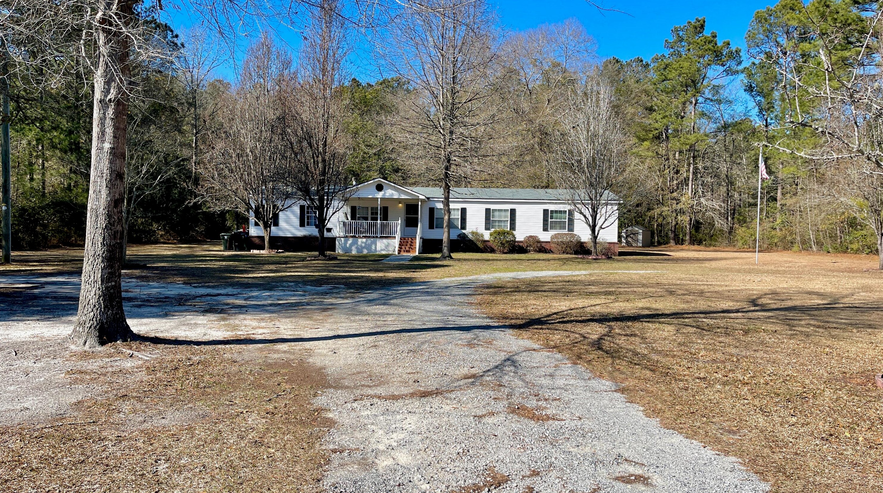 652 Lannie Ln, Moncks Corner SC  29461-4144 exterior