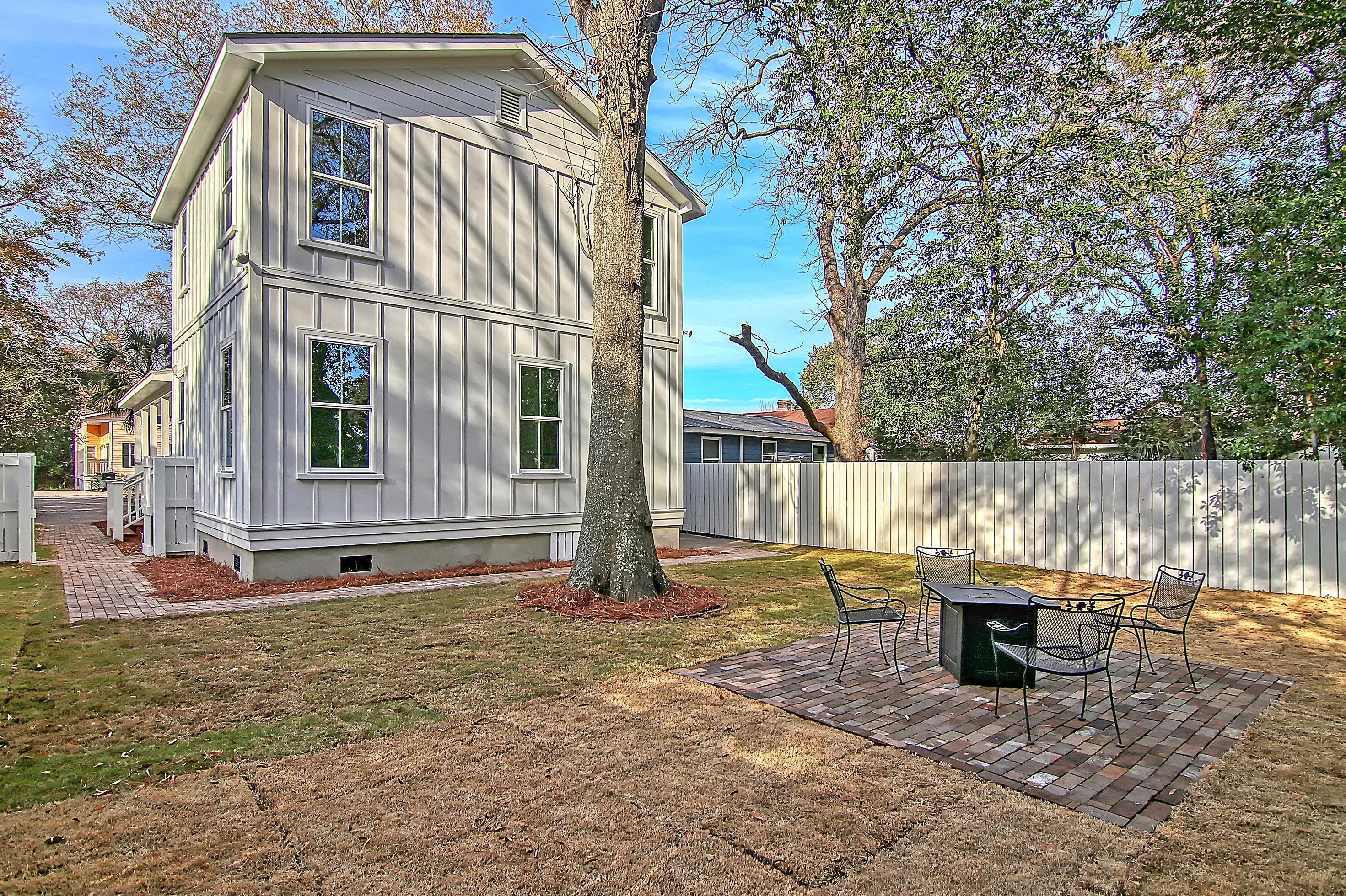 2211 Heriot St, Charleston SC  29403-3023 exterior