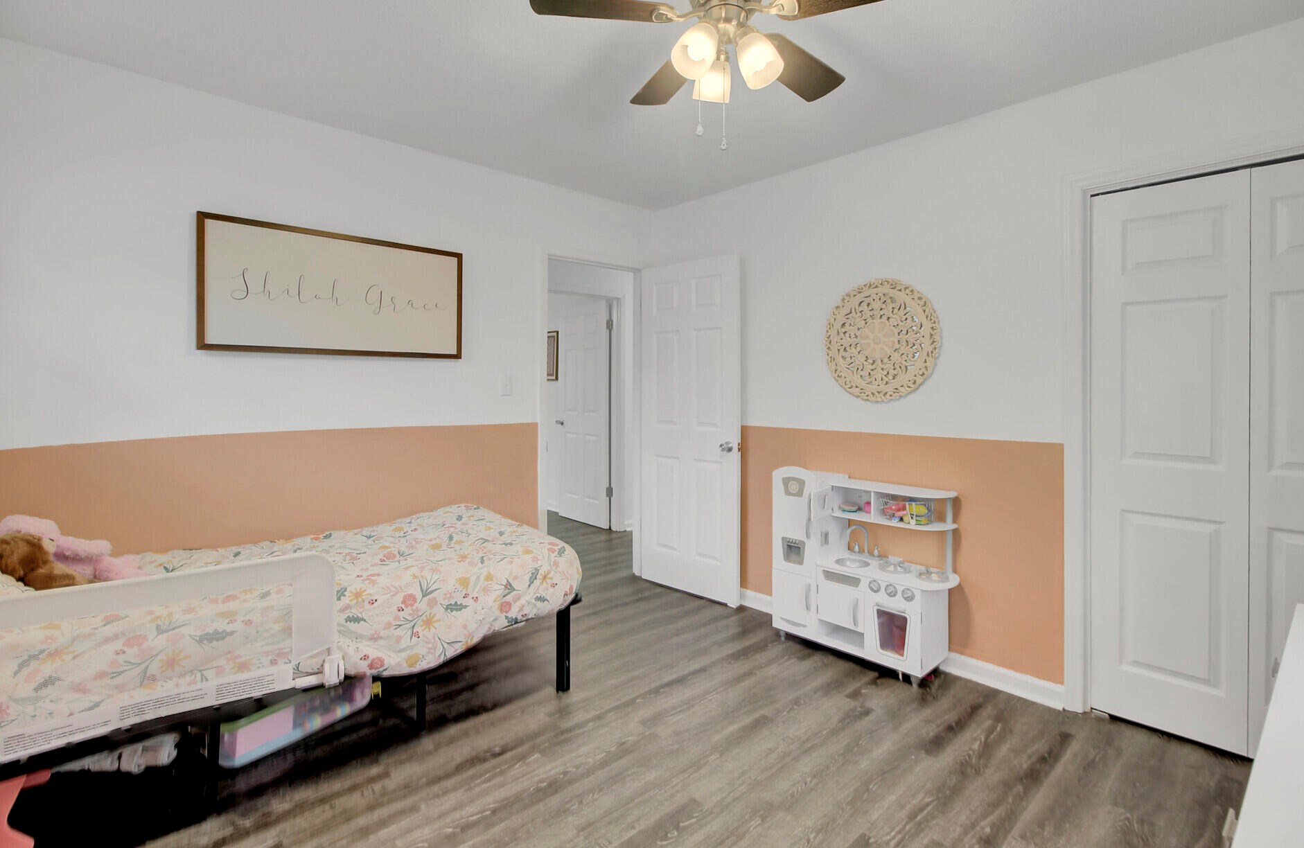 7663 Hillview Ln, Charleston SC  29420-8840 exterior