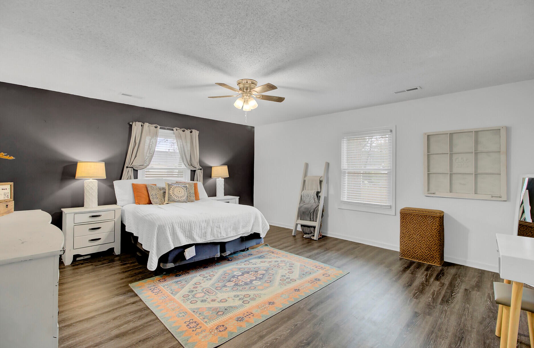 7663 Hillview Ln, Charleston SC  29420-8840 exterior