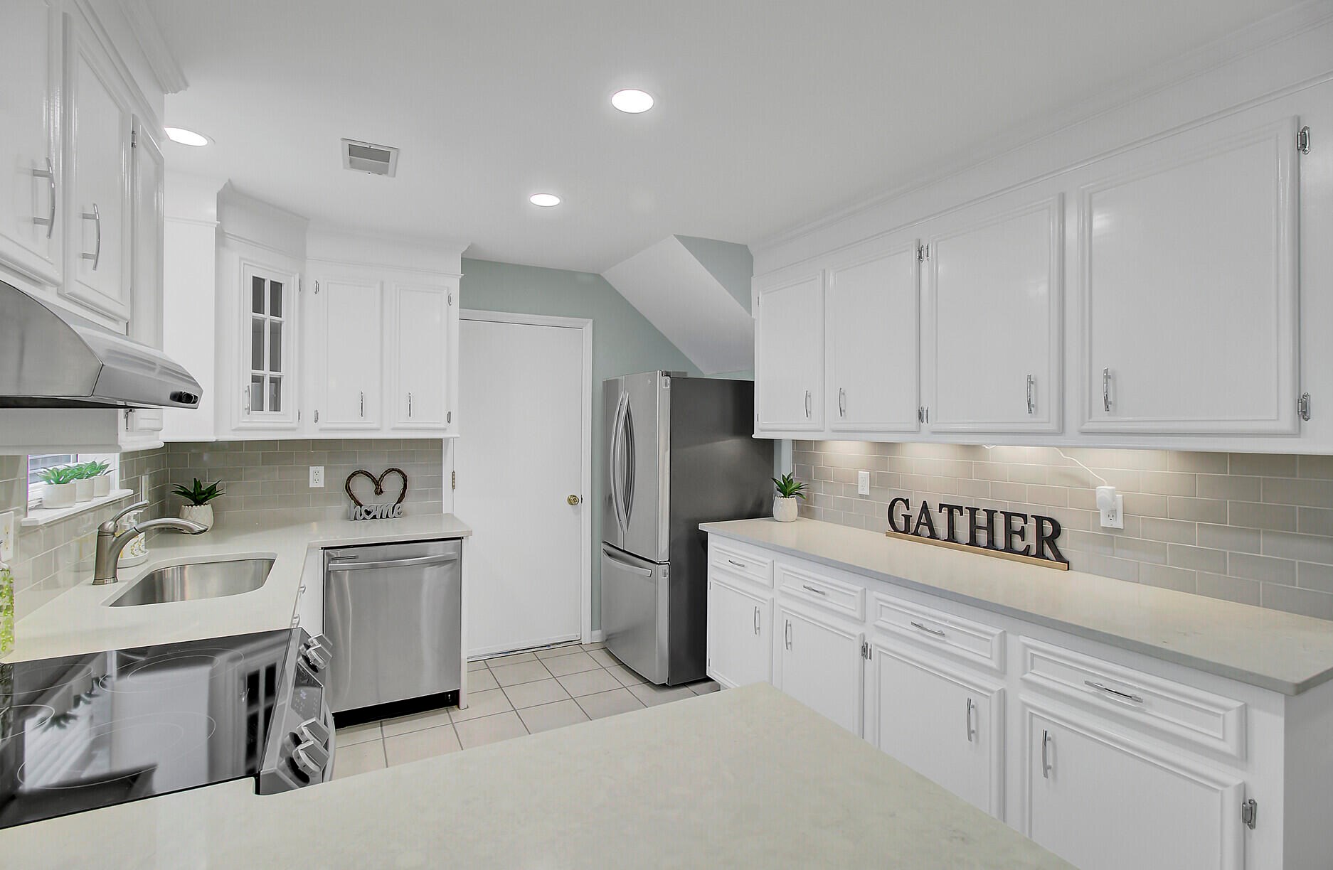 361 Arlington Dr, Charleston SC 29414-5046 exterior