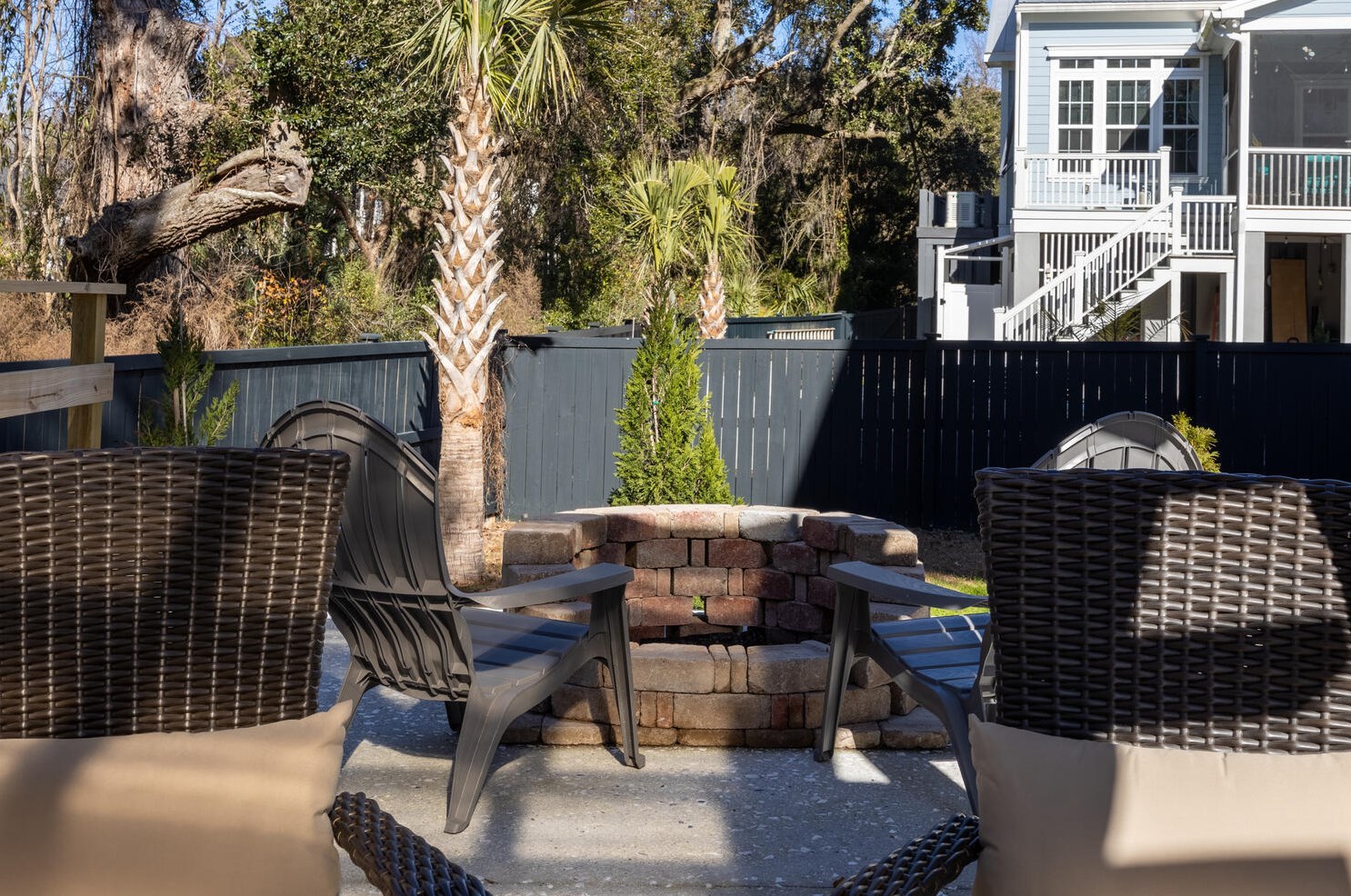 1465 Stratton Pl, Mount Pleasant SC  29466-8937 exterior