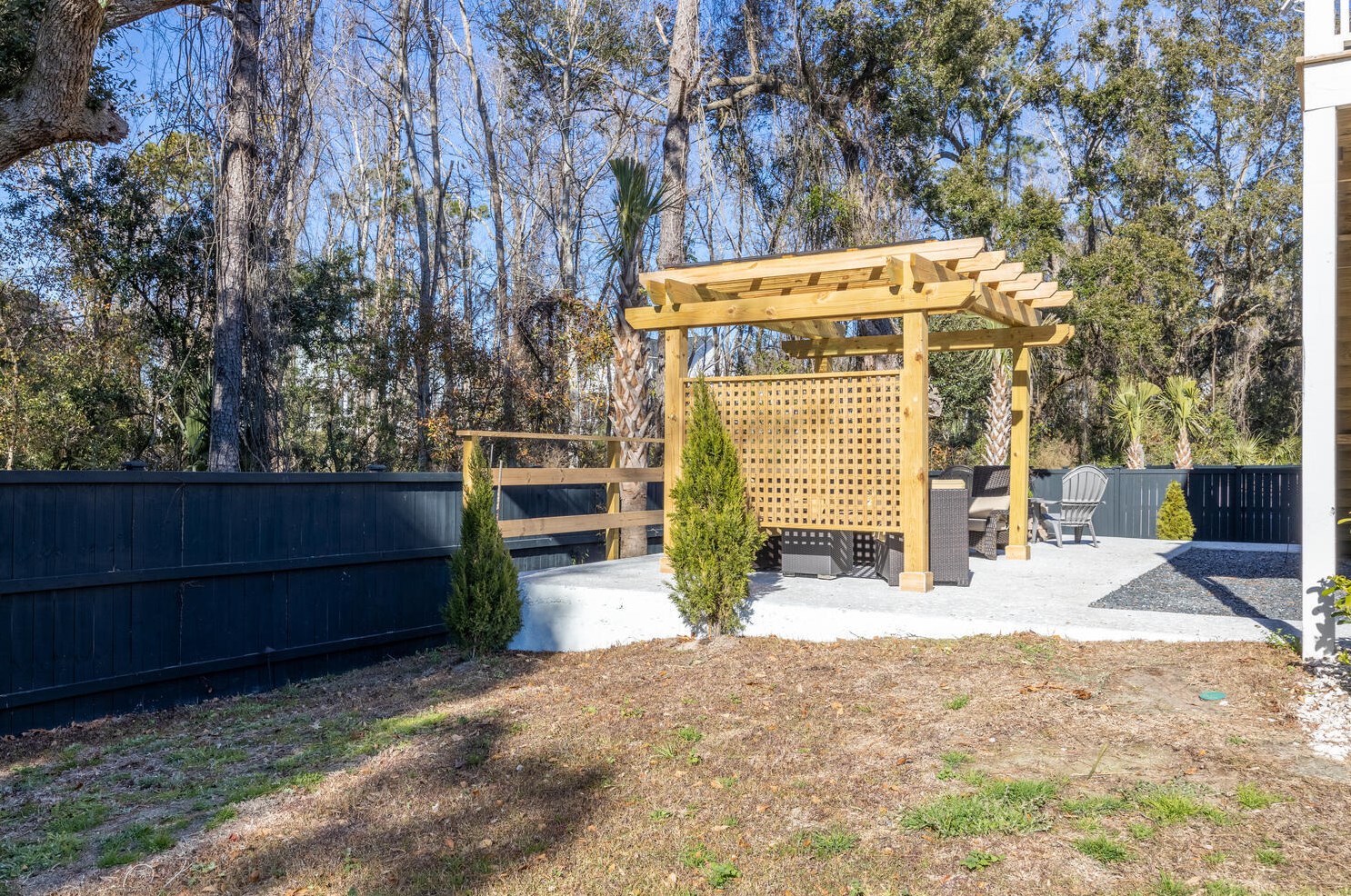 1465 Stratton Pl, Mount Pleasant SC  29466-8937 exterior