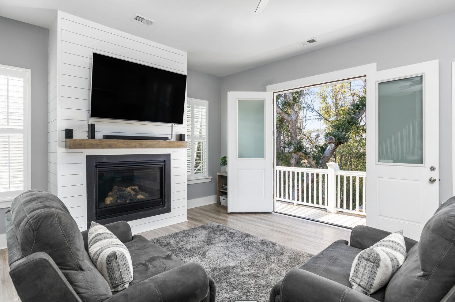 1465 Stratton Pl, Mount Pleasant SC  29466-8937 exterior