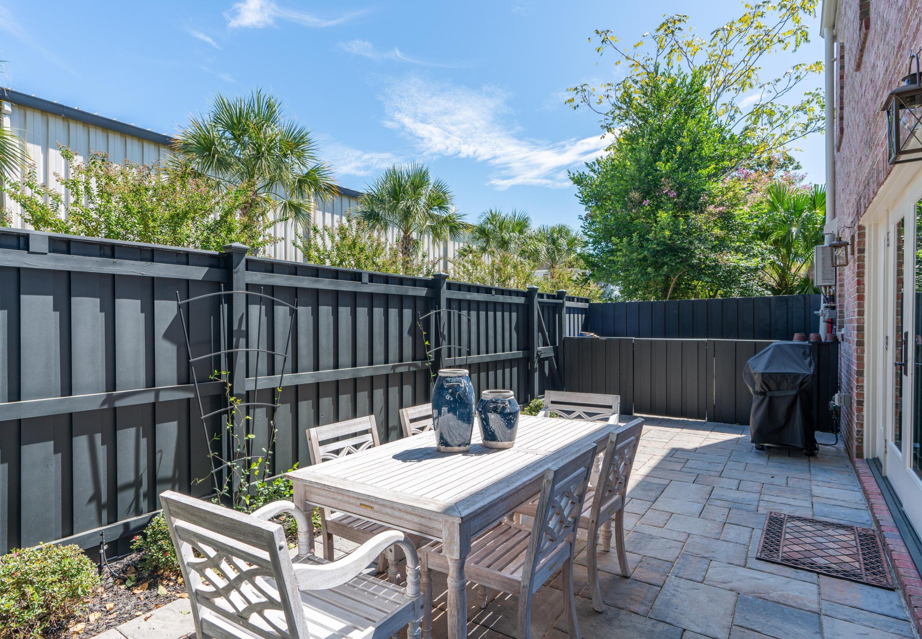 90 Logan St, Charleston SC  29401-1993 exterior