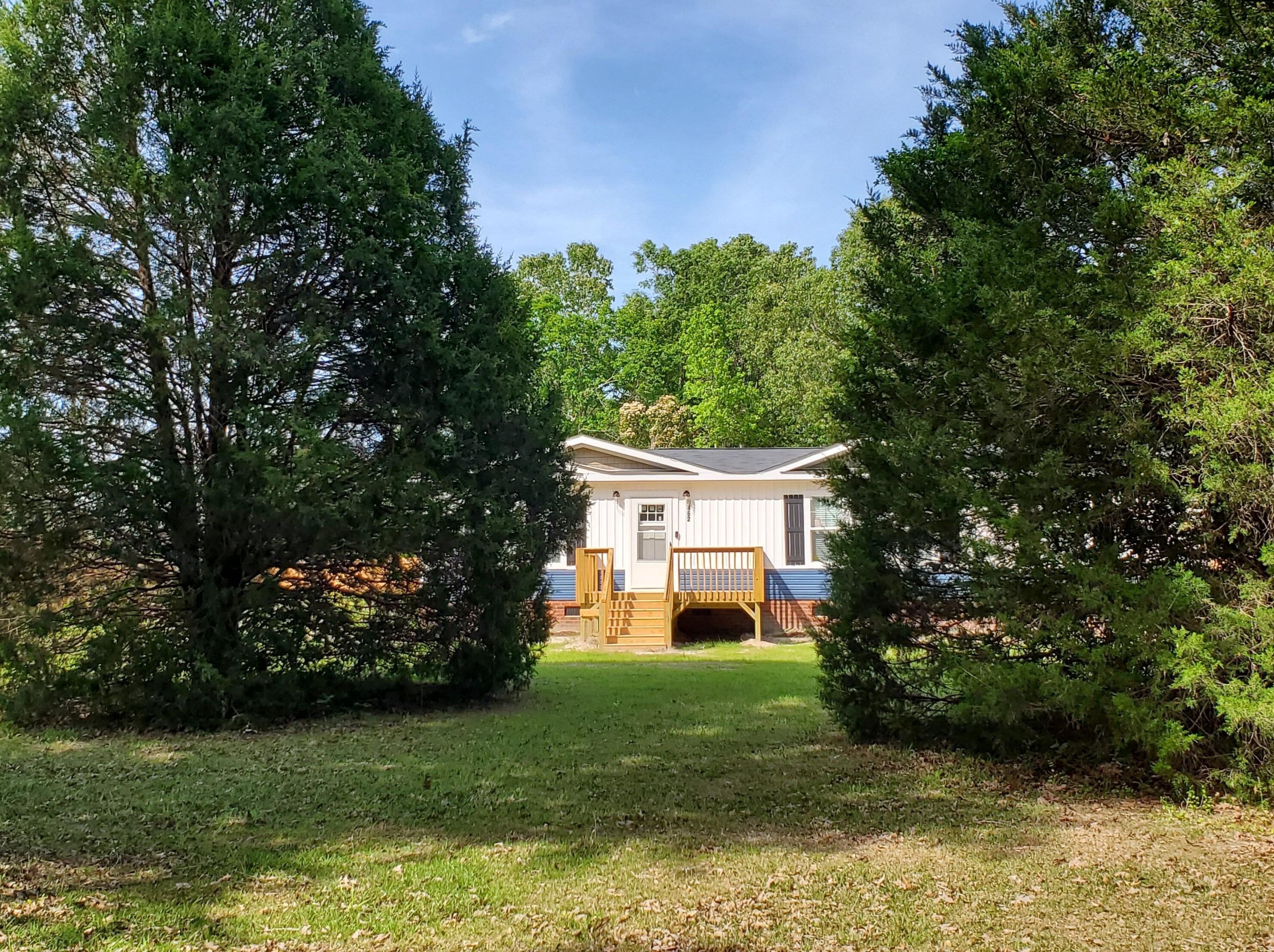 1462 Charles Dr, Foreston, SC 29102