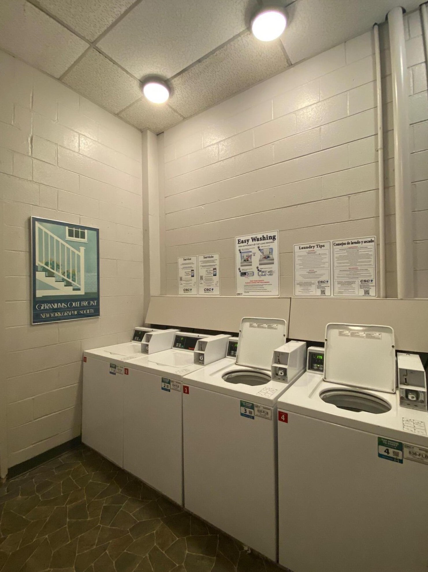 14 Lockwood Dr, Charleston SC  29401-1126 exterior