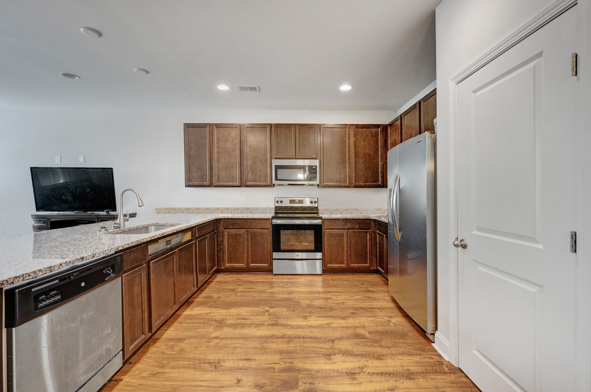 7807 Montview Rd, Charleston SC  29418-2258 exterior