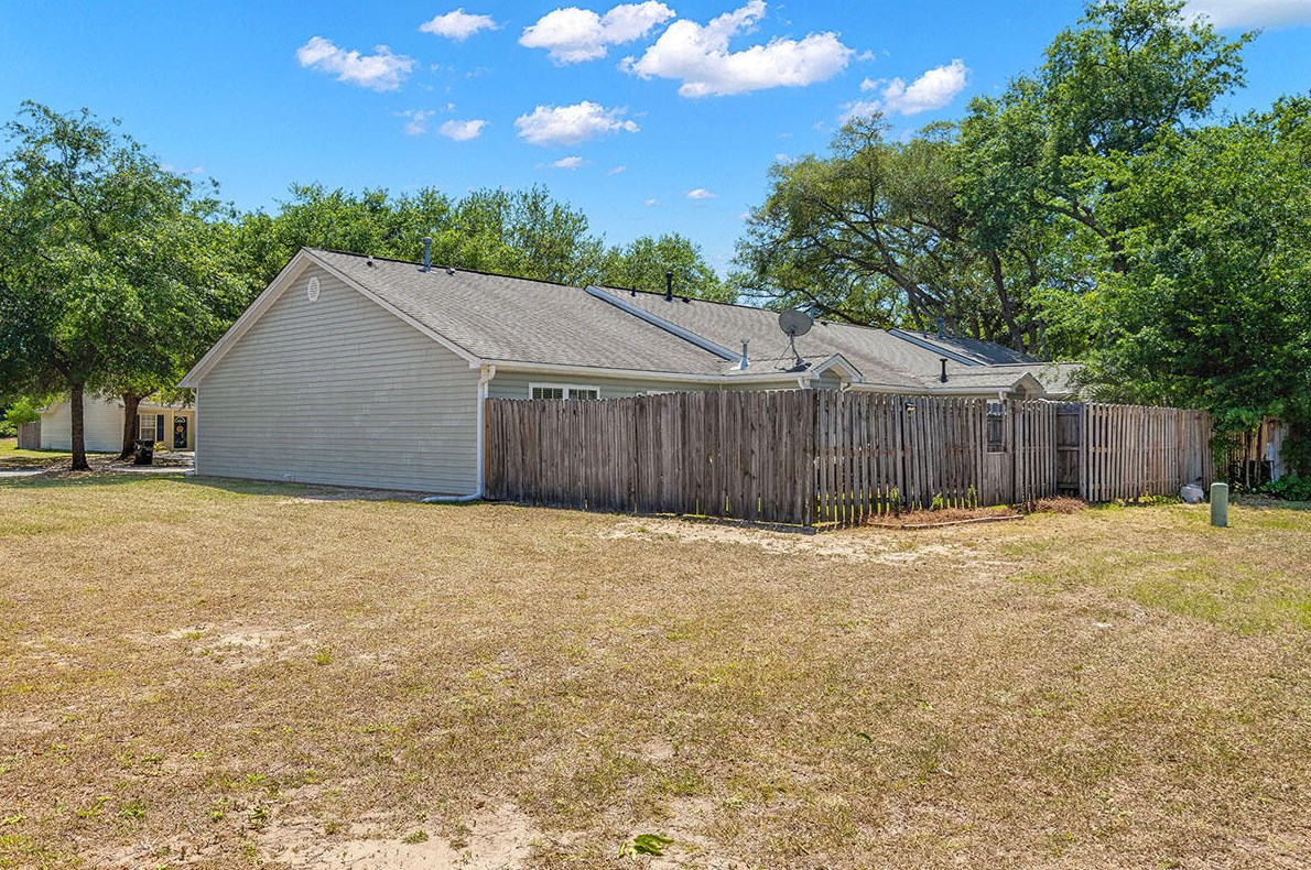 1276 Apex Ln, Charleston SC 29412-8639 exterior