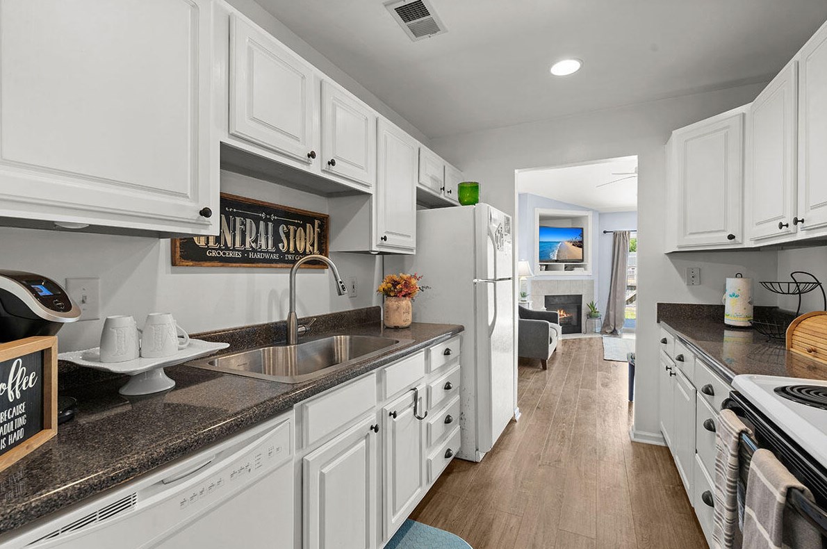 1276 Apex Ln, Charleston SC 29412-8639 exterior