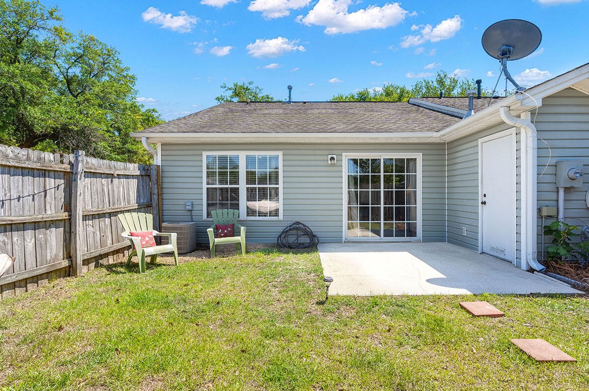 1276 Apex Ln, Charleston SC 29412-8639 exterior