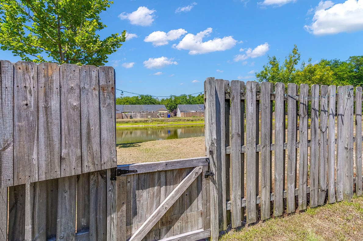 1276 Apex Ln, Charleston SC 29412-8639 exterior